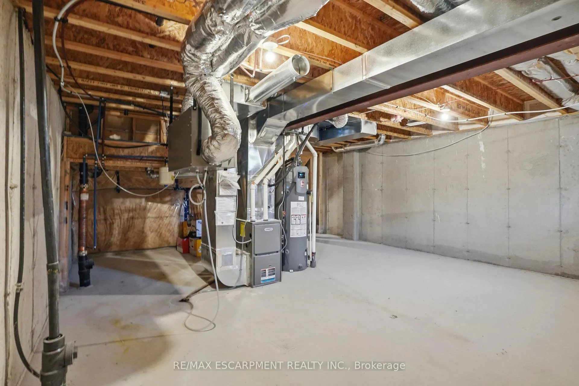 Photo 47 of 5 George Brier Drive W, Brant, Paris — HOMEH