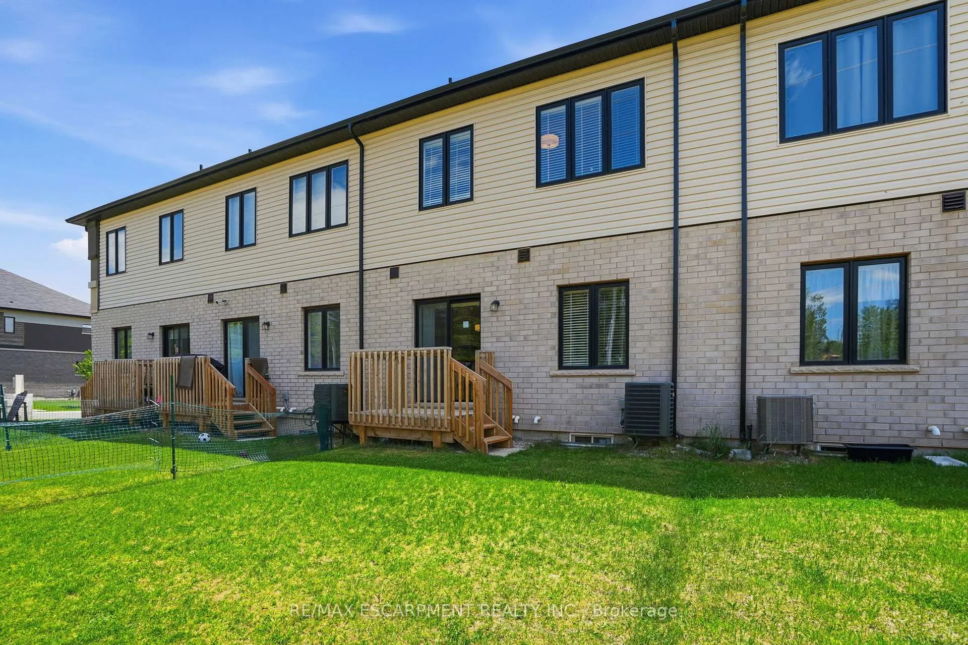 Photo 50 of 5 George Brier Drive W, Brant, Paris — HOMEH