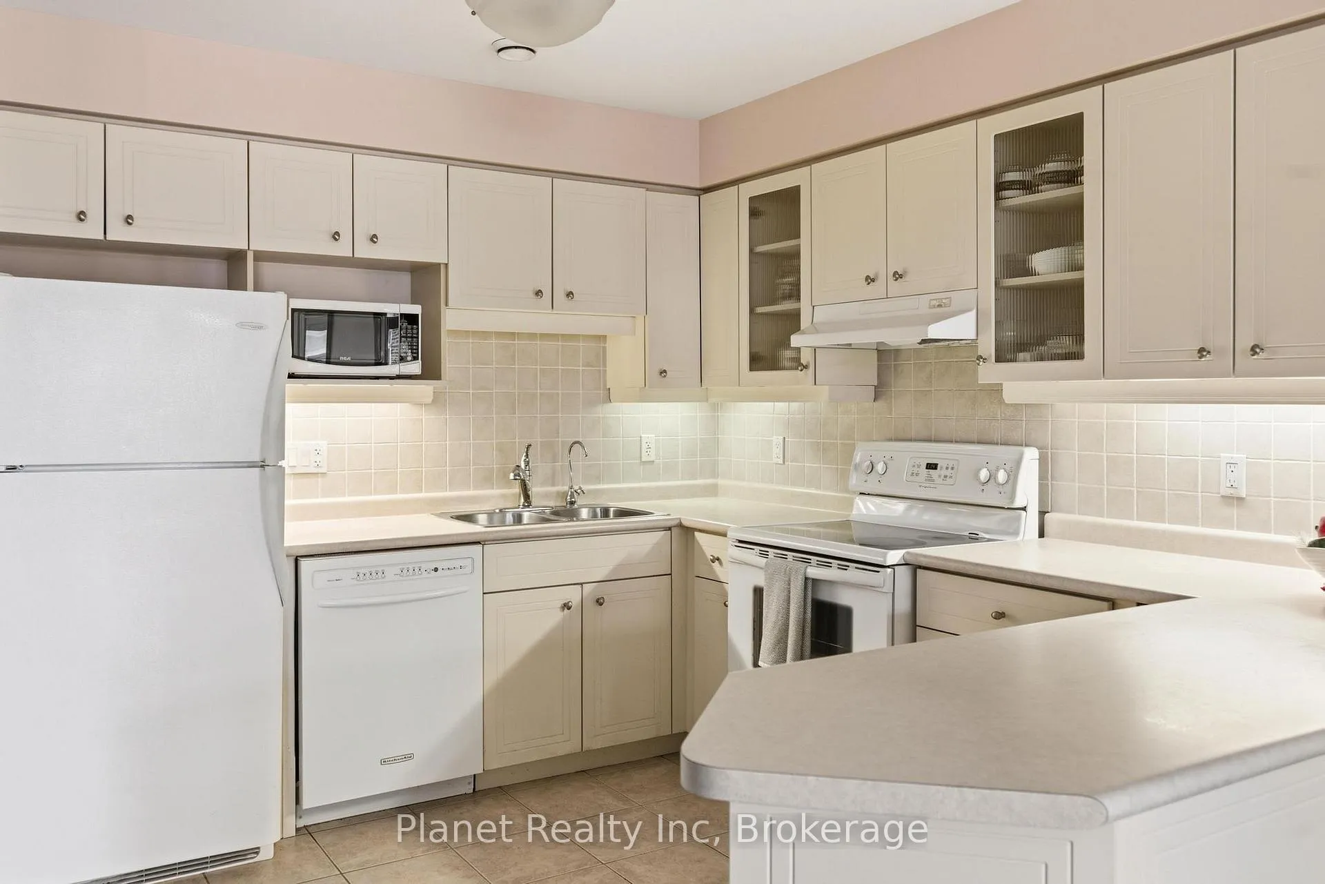 Photo 2 of Unit D301, 71 Bayberry Drive, Guelph, Village By The Arboretum — HOMEH