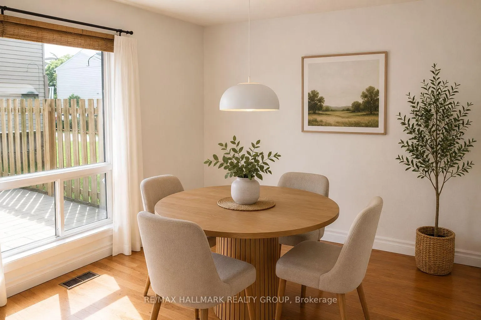 Photo 6 of 1374 Perez Crescent, Ottawa, Carson Grove — HOMEH