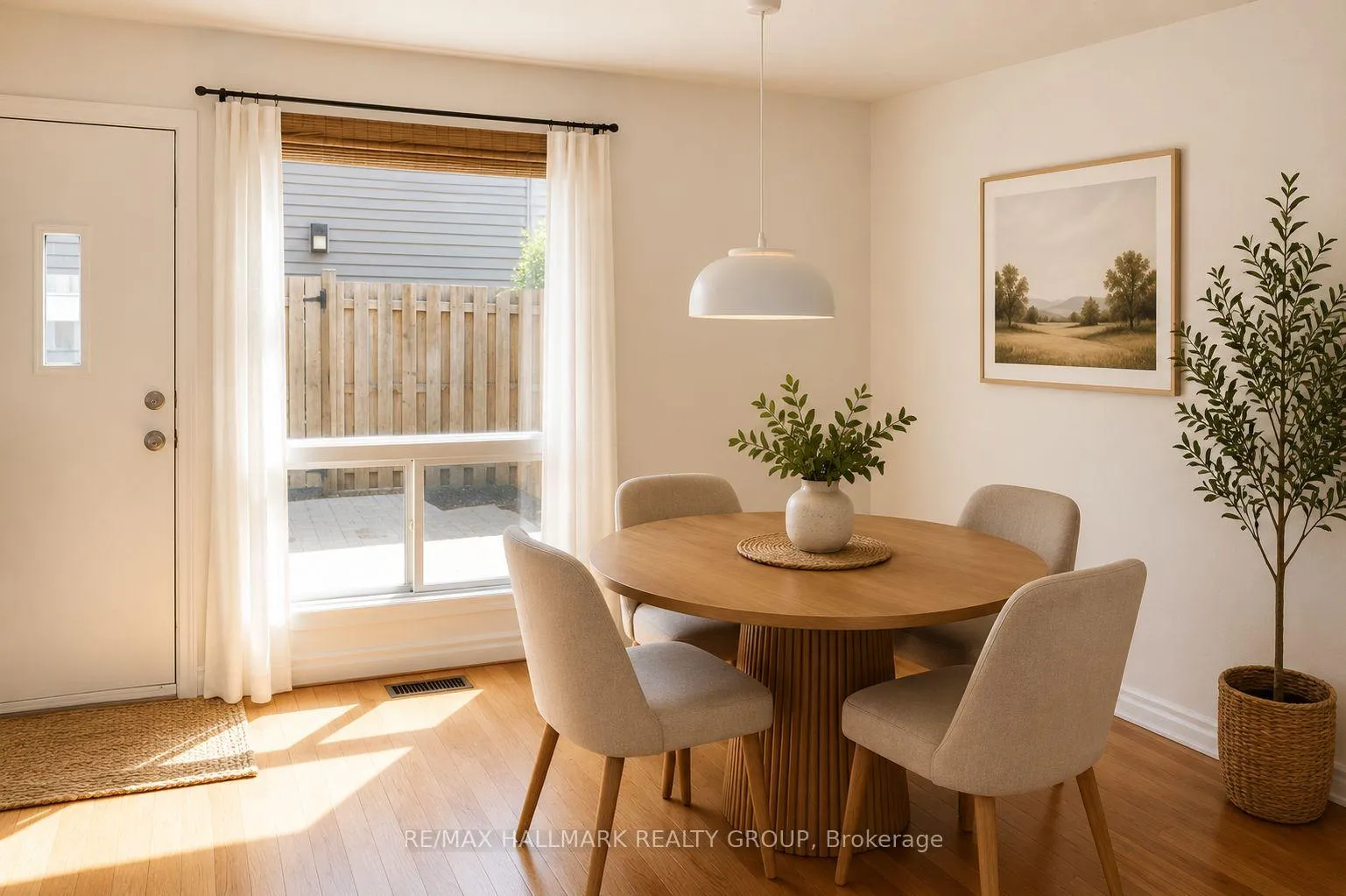 Photo 7 of 1374 Perez Crescent, Ottawa, Carson Grove — HOMEH