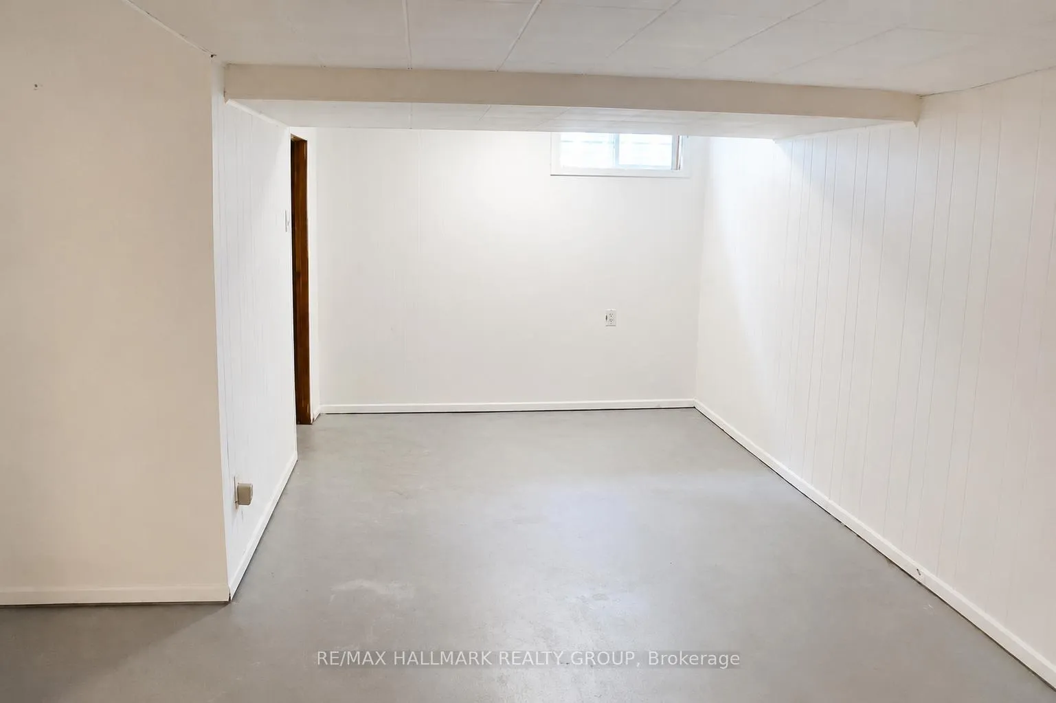 Photo 12 of 1374 Perez Crescent, Ottawa, Carson Grove — HOMEH