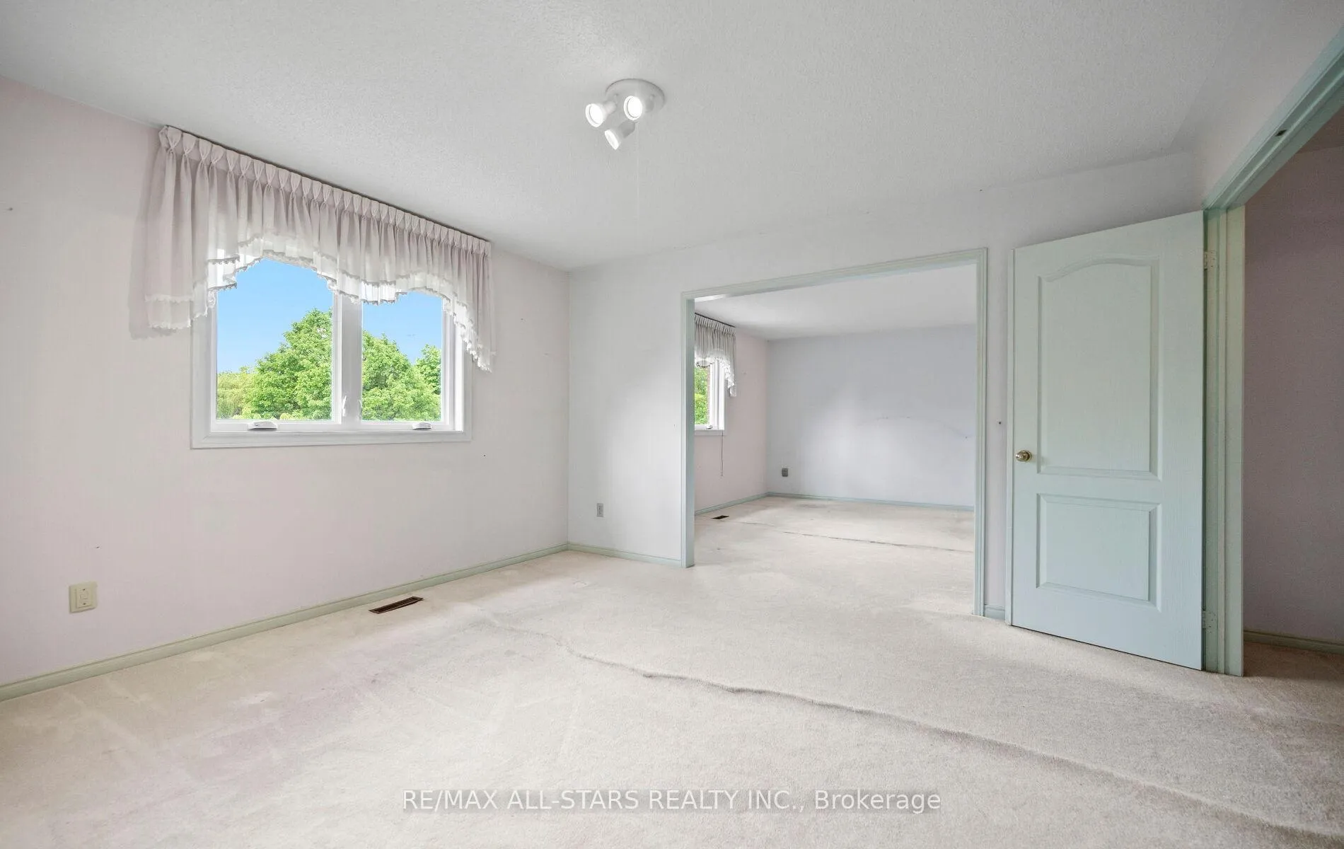 Photo 25 of 18 Lismer Court, Markham, Unionville — HOMEH