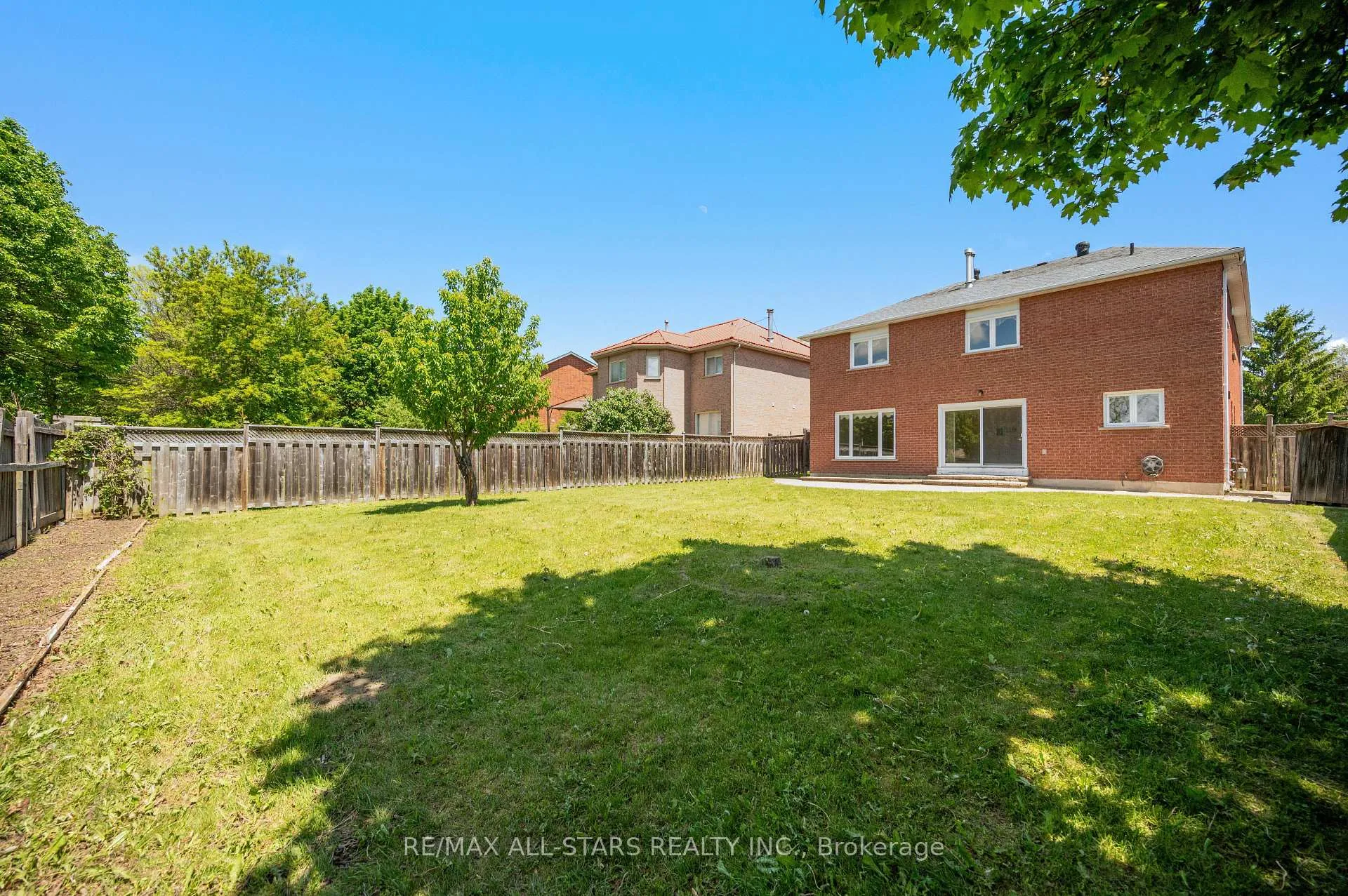 Photo 47 of 18 Lismer Court, Markham, Unionville — HOMEH