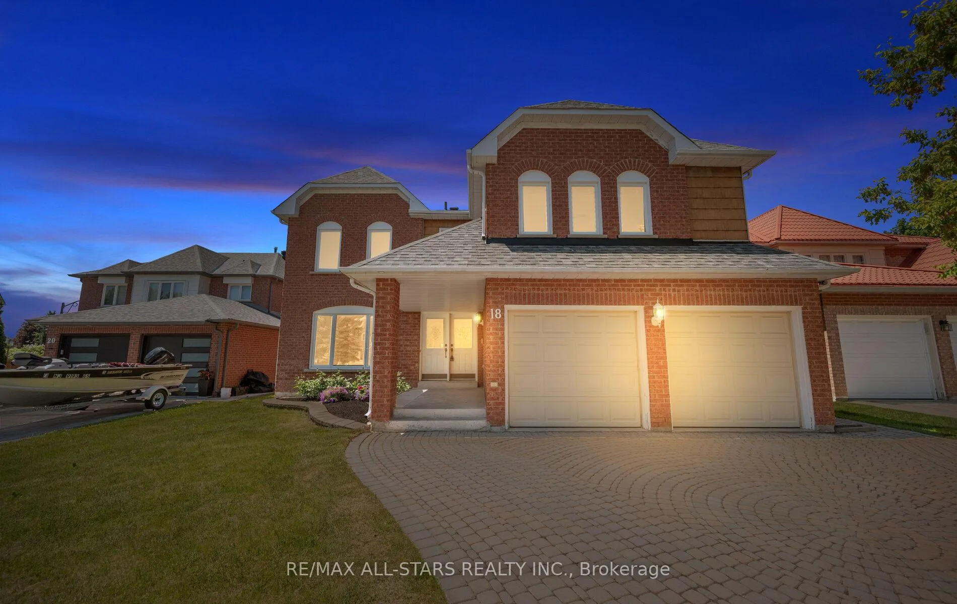 Photo 48 of 18 Lismer Court, Markham, Unionville — HOMEH