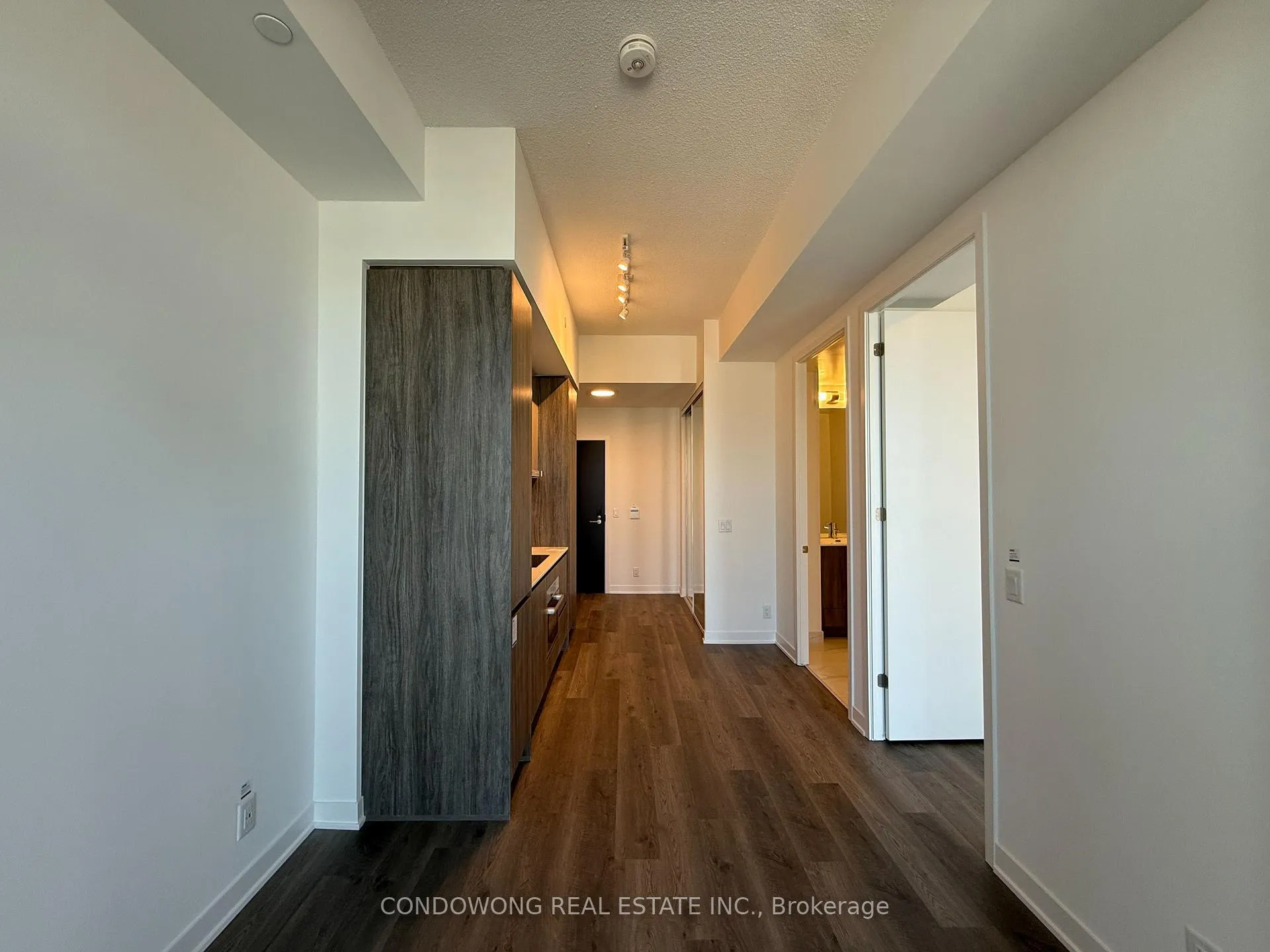Photo 3 of Unit 2315, 180 Front Street E, Toronto, Moss Park — HOMEH
