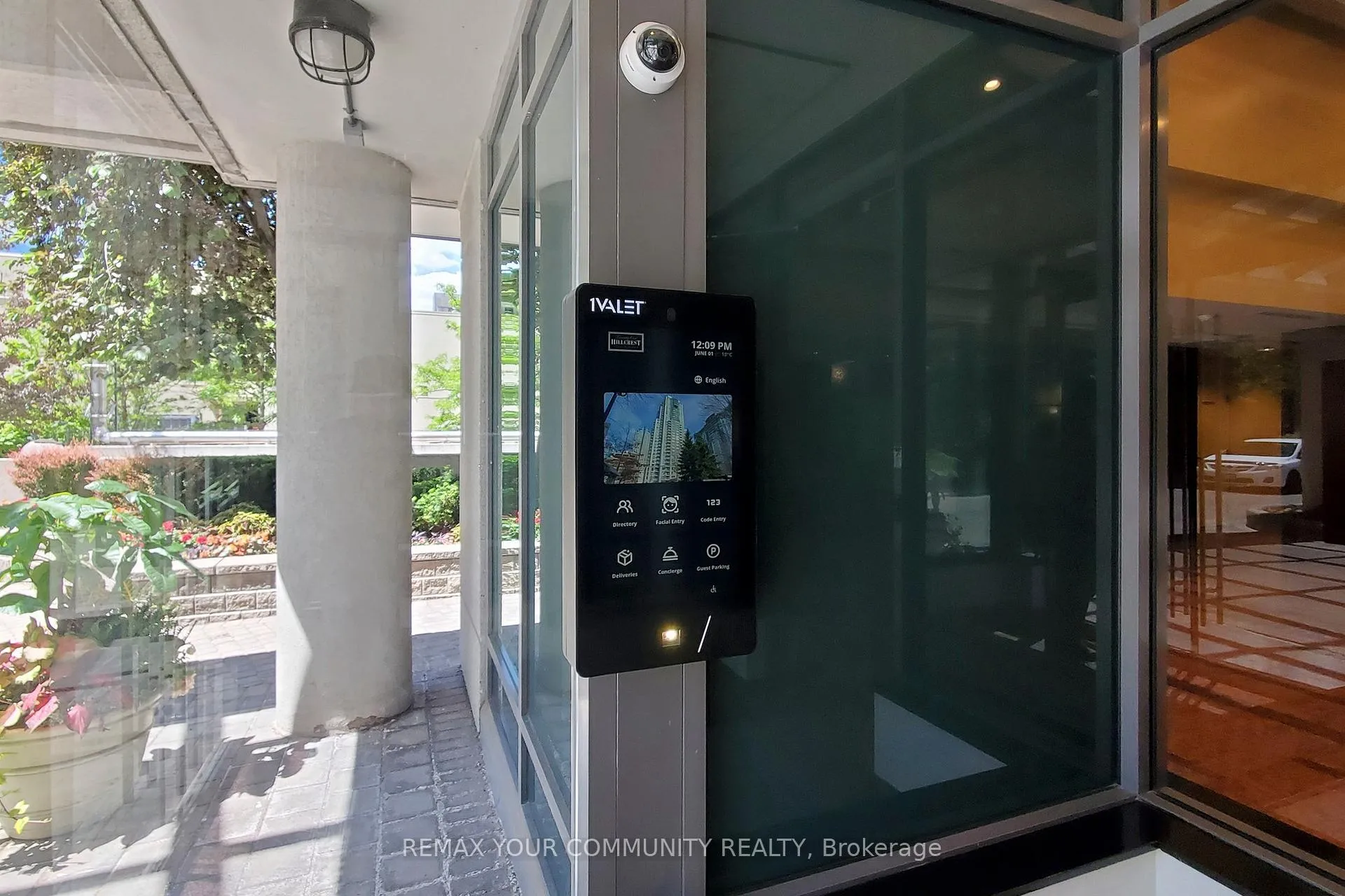 Photo 5 of Unit 1807, 21 Hillcrest Avenue, North York, Willowdale East — HOMEH