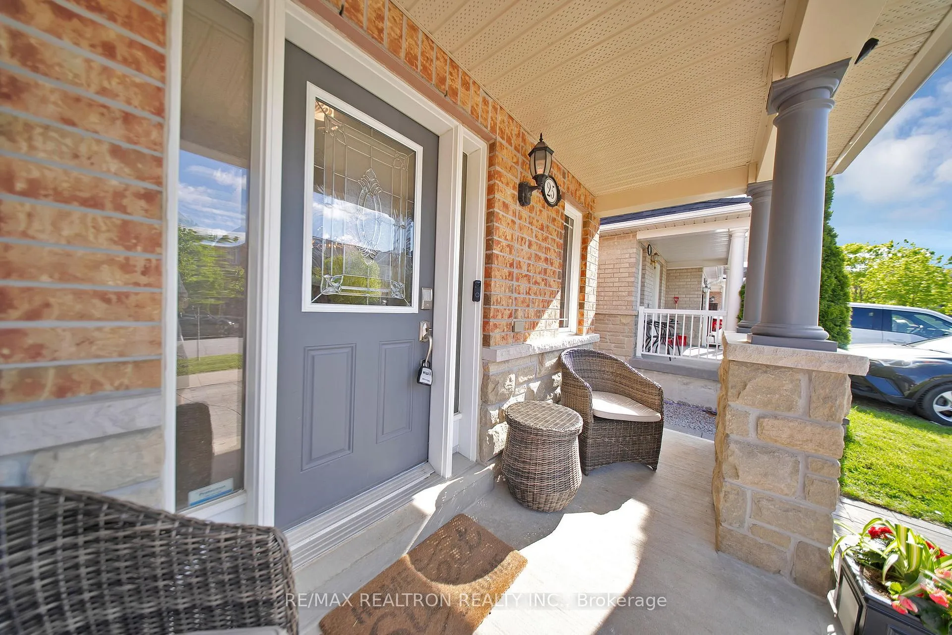 Photo 4 of 25 Barden Crescent, Ajax, Northeast Ajax — HOMEH