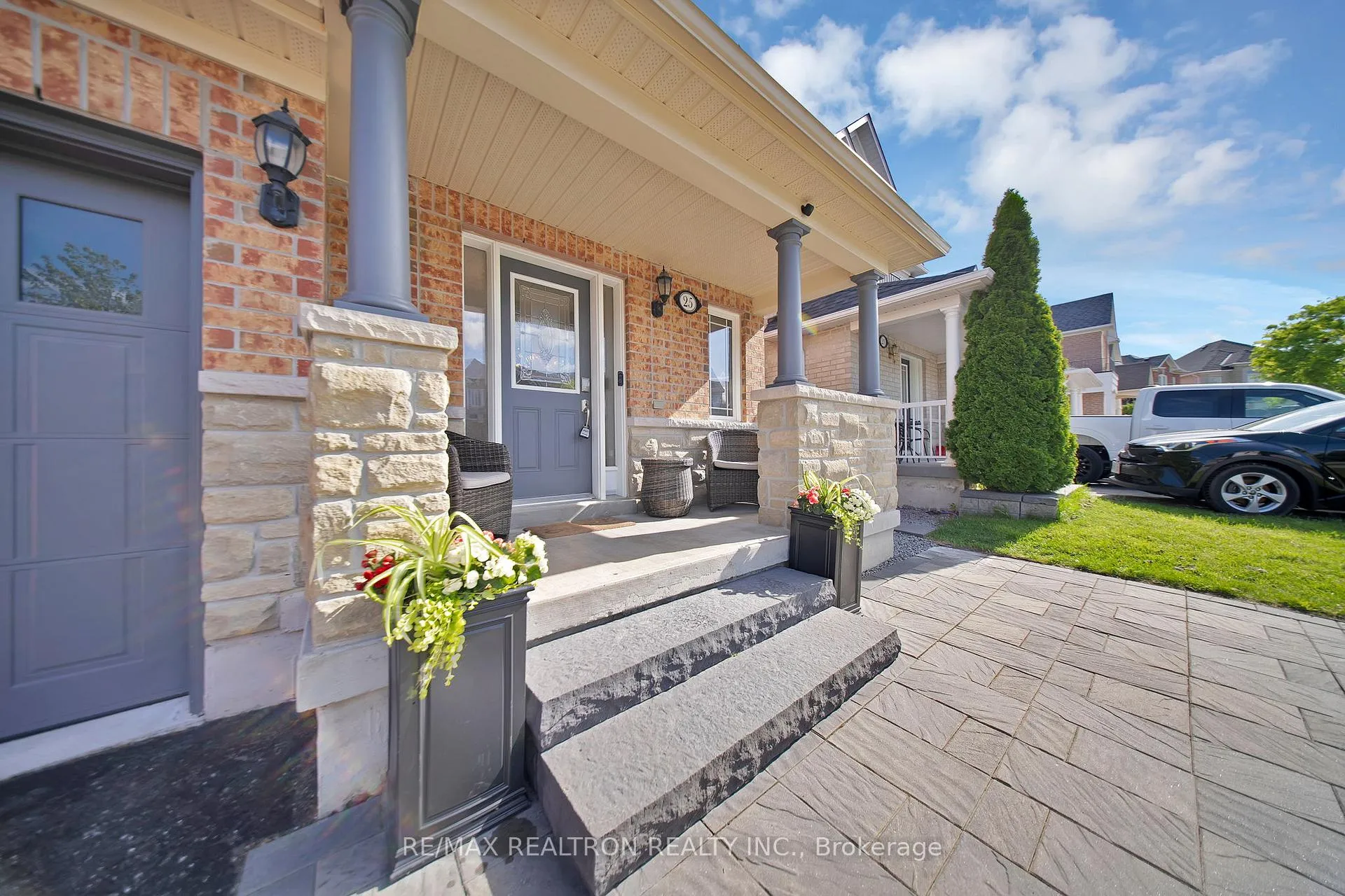 Photo 5 of 25 Barden Crescent, Ajax, Northeast Ajax — HOMEH