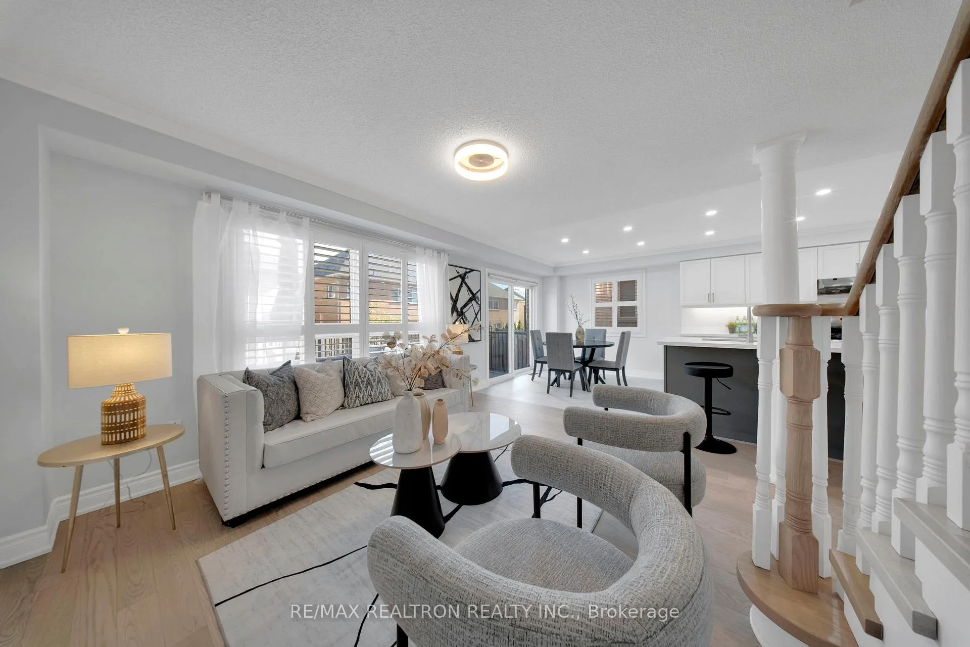 Photo 10 of 25 Barden Crescent, Ajax, Northeast Ajax — HOMEH