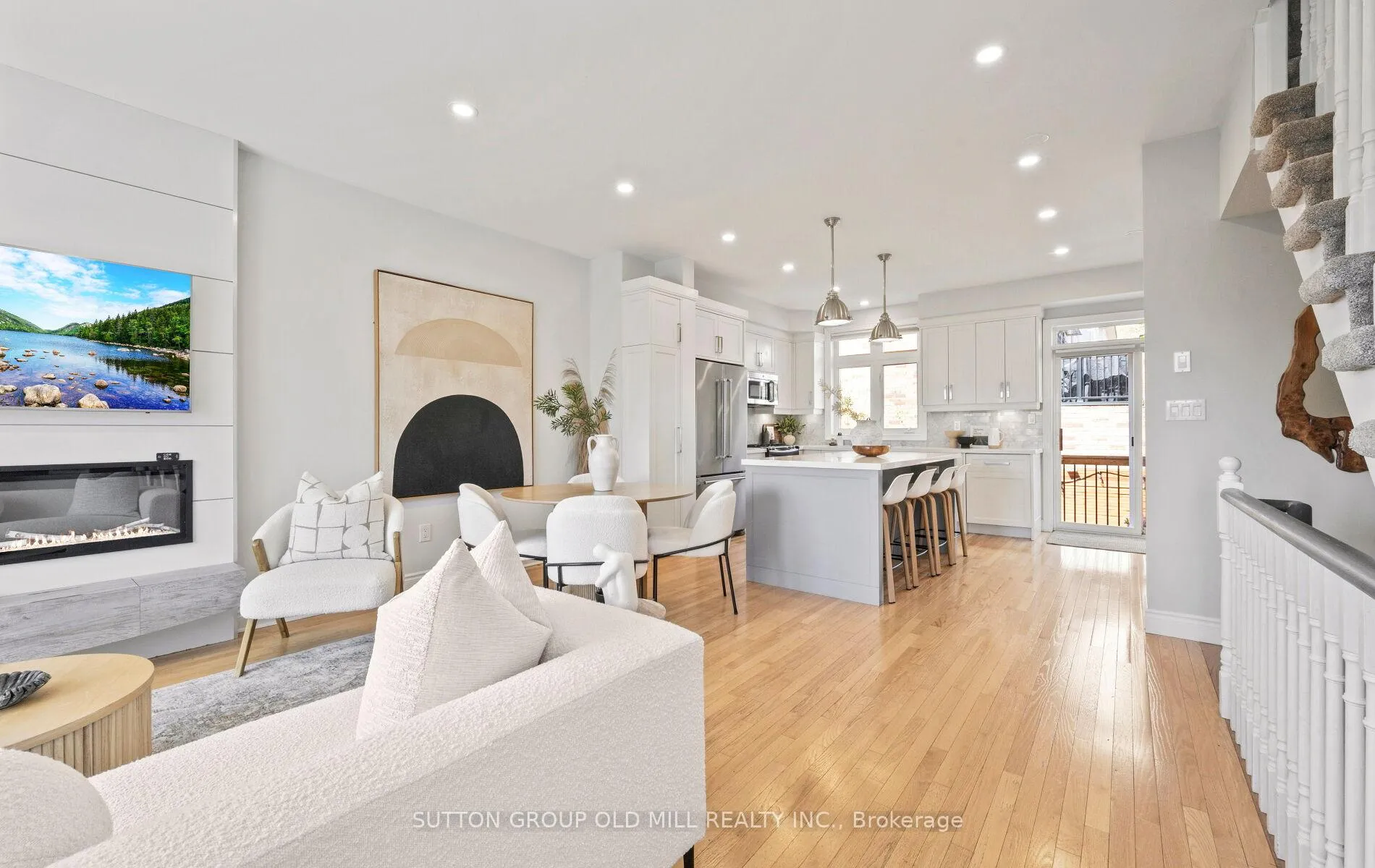 Photo 8 of 36 Clockwork Lane, Etobicoke, Stonegate-Queensway — HOMEH