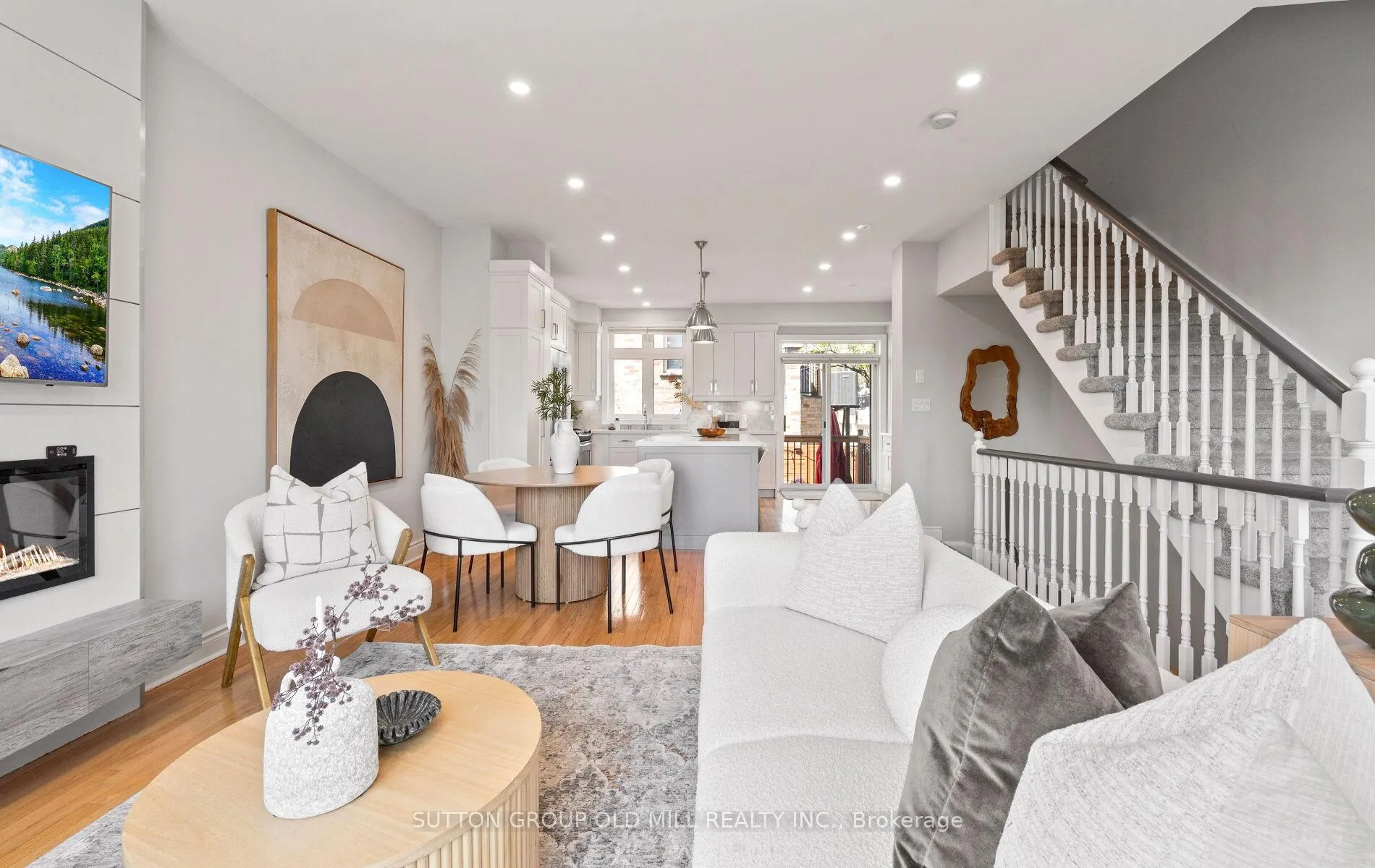 Photo 10 of 36 Clockwork Lane, Etobicoke, Stonegate-Queensway — HOMEH