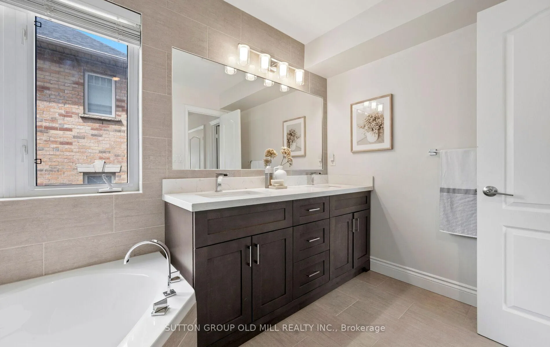 Photo 32 of 36 Clockwork Lane, Etobicoke, Stonegate-Queensway — HOMEH