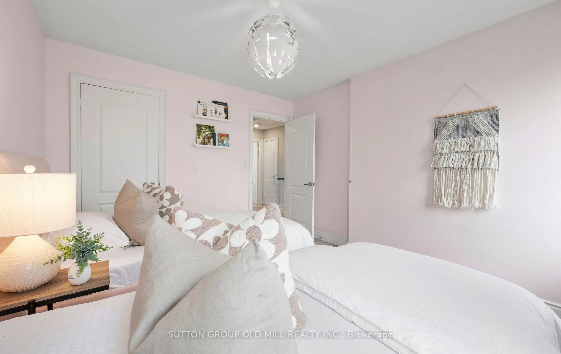 Photo 35 of 36 Clockwork Lane, Etobicoke, Stonegate-Queensway — HOMEH