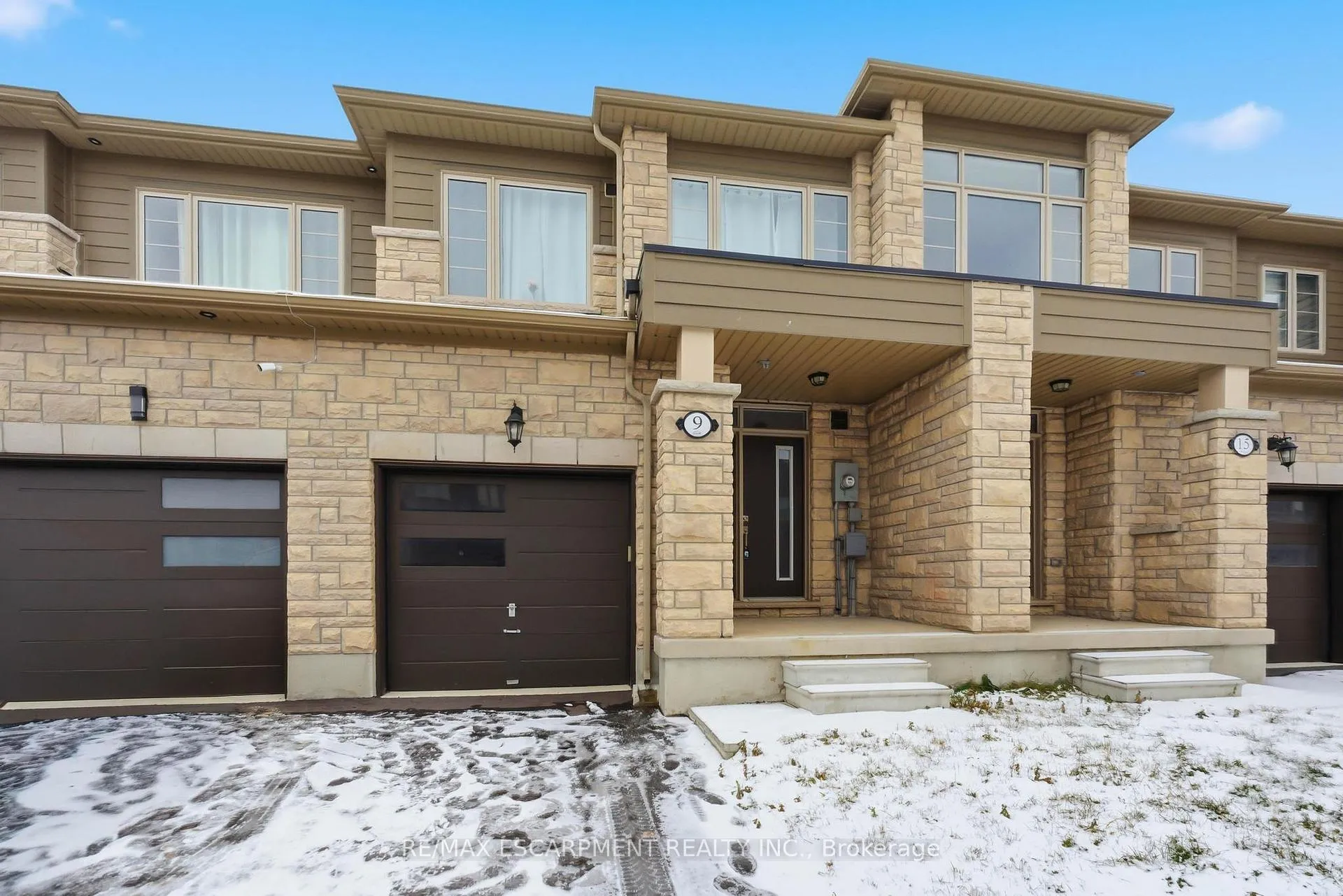 Photo 2 of 9 Admiral Road, Welland, Hwy 406/Welland — HOMEH