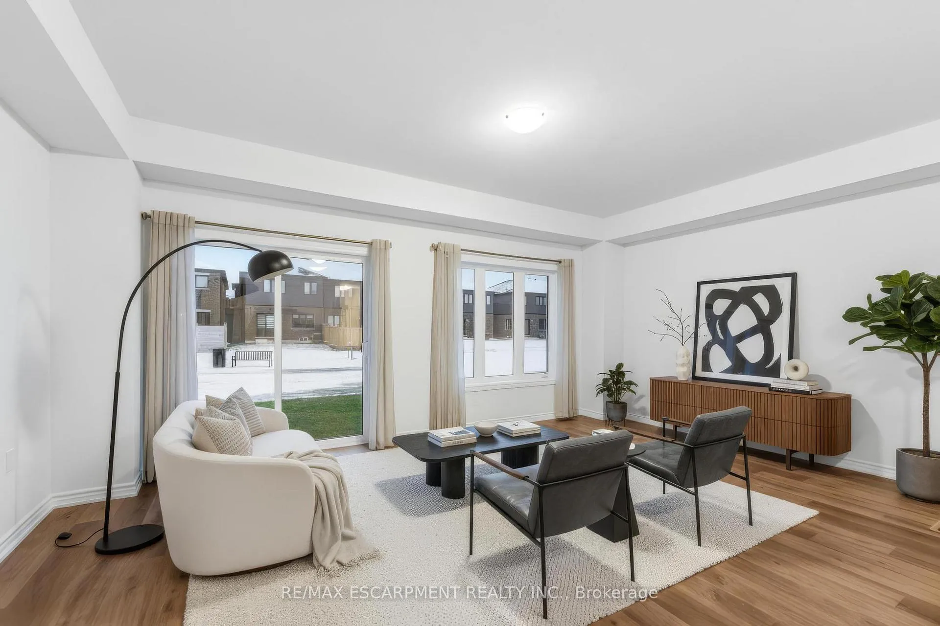 Photo 10 of 9 Admiral Road, Welland, Hwy 406/Welland — HOMEH