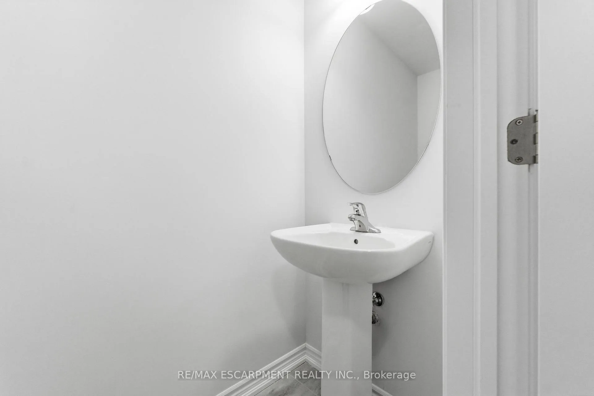 Photo 19 of 9 Admiral Road, Welland, Hwy 406/Welland — HOMEH