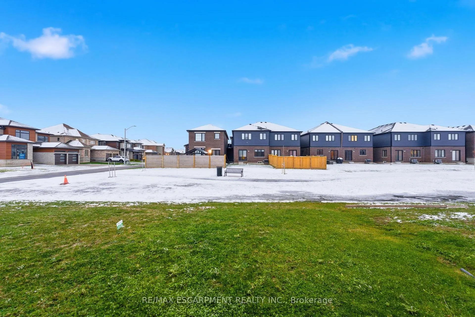 Photo 35 of 9 Admiral Road, Welland, Hwy 406/Welland — HOMEH