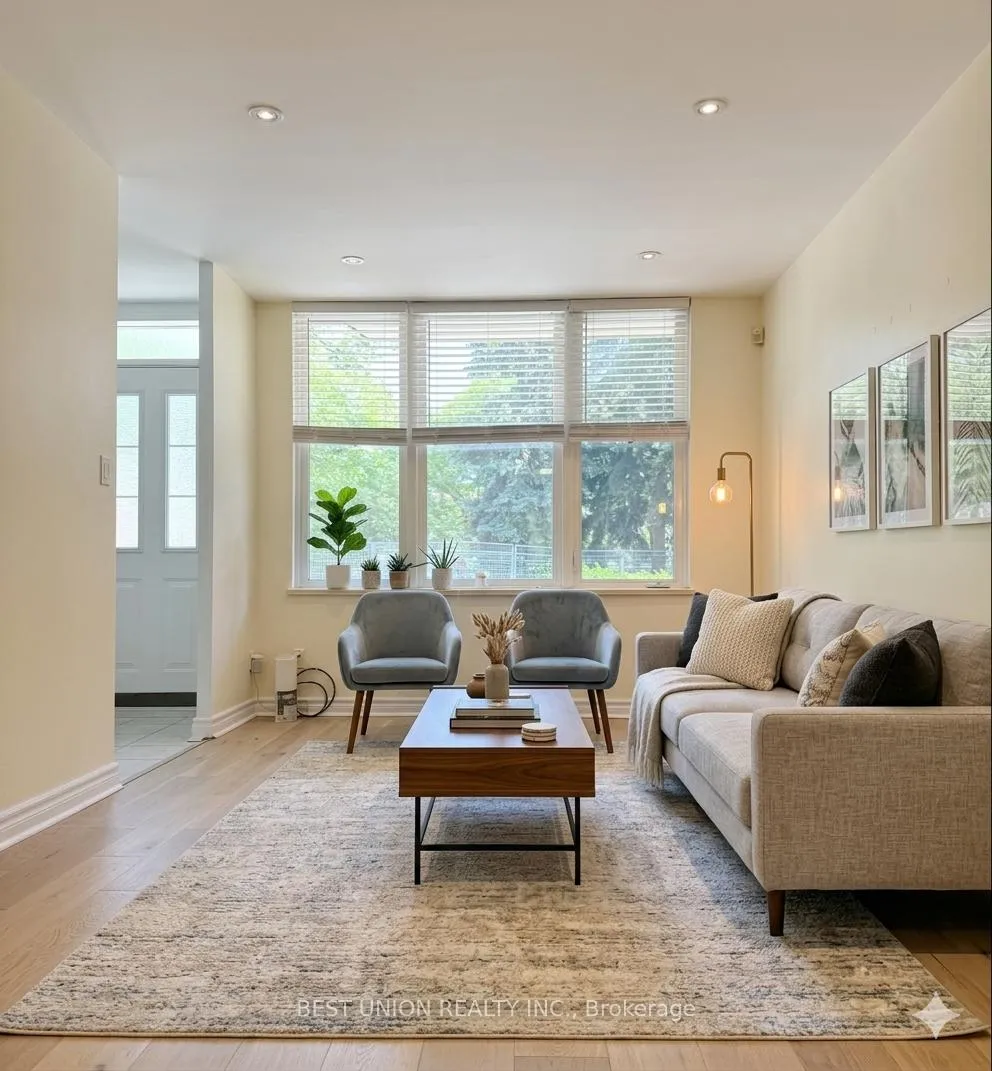 Photo 1 of 811 Grandview Way, North York, Willowdale East — HOMEH
