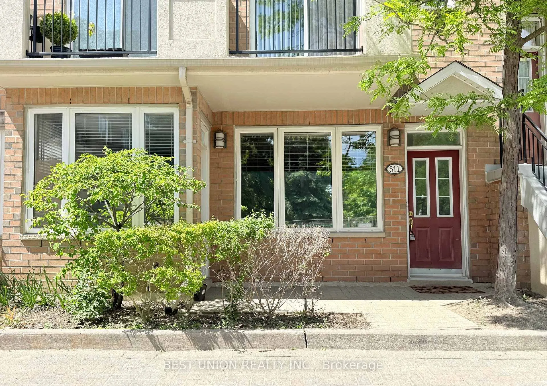 Photo 2 of 811 Grandview Way, North York, Willowdale East — HOMEH