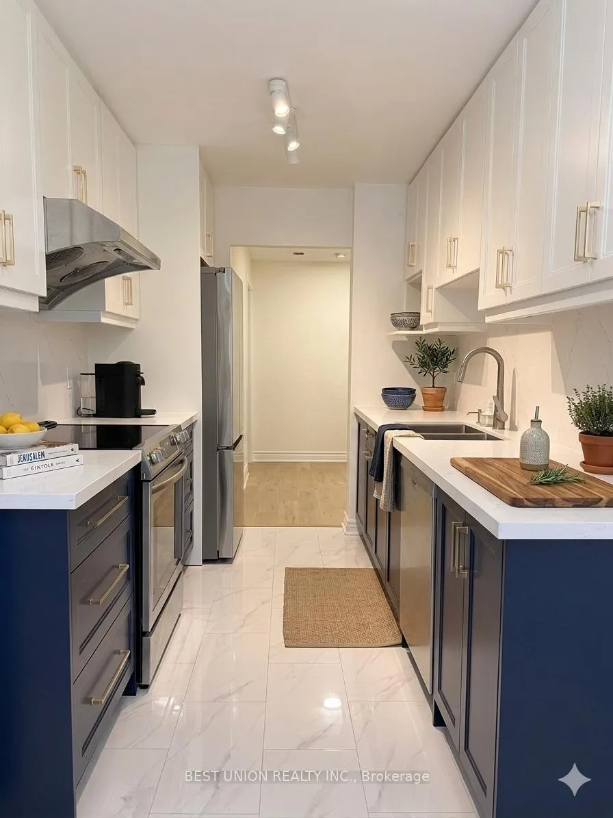 Photo 6 of 811 Grandview Way, North York, Willowdale East — HOMEH