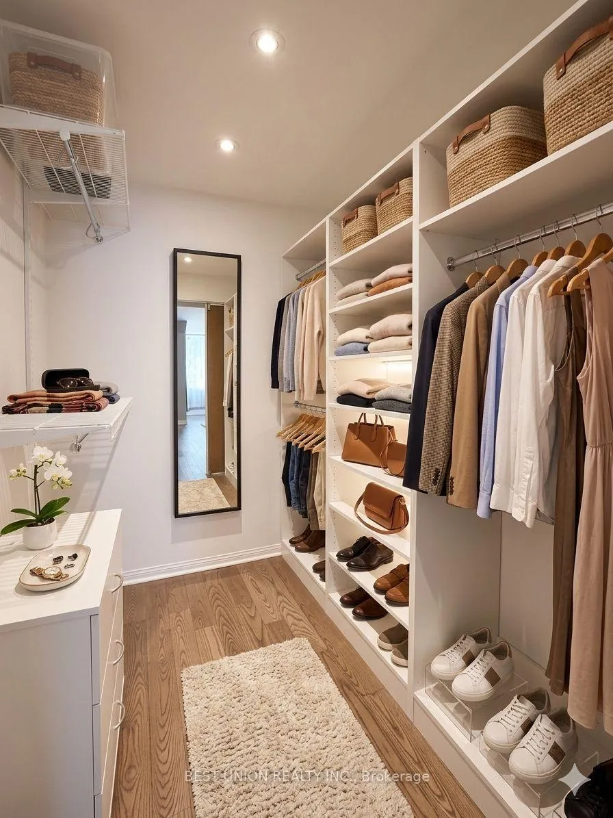 Photo 9 of 811 Grandview Way, North York, Willowdale East — HOMEH
