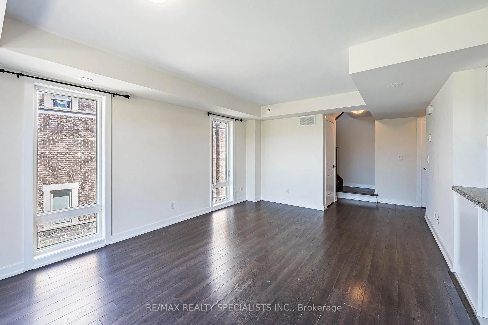 Photo 8 of Unit 527, 30 Dunsheath Way, Markham, Cornell — HOMEH