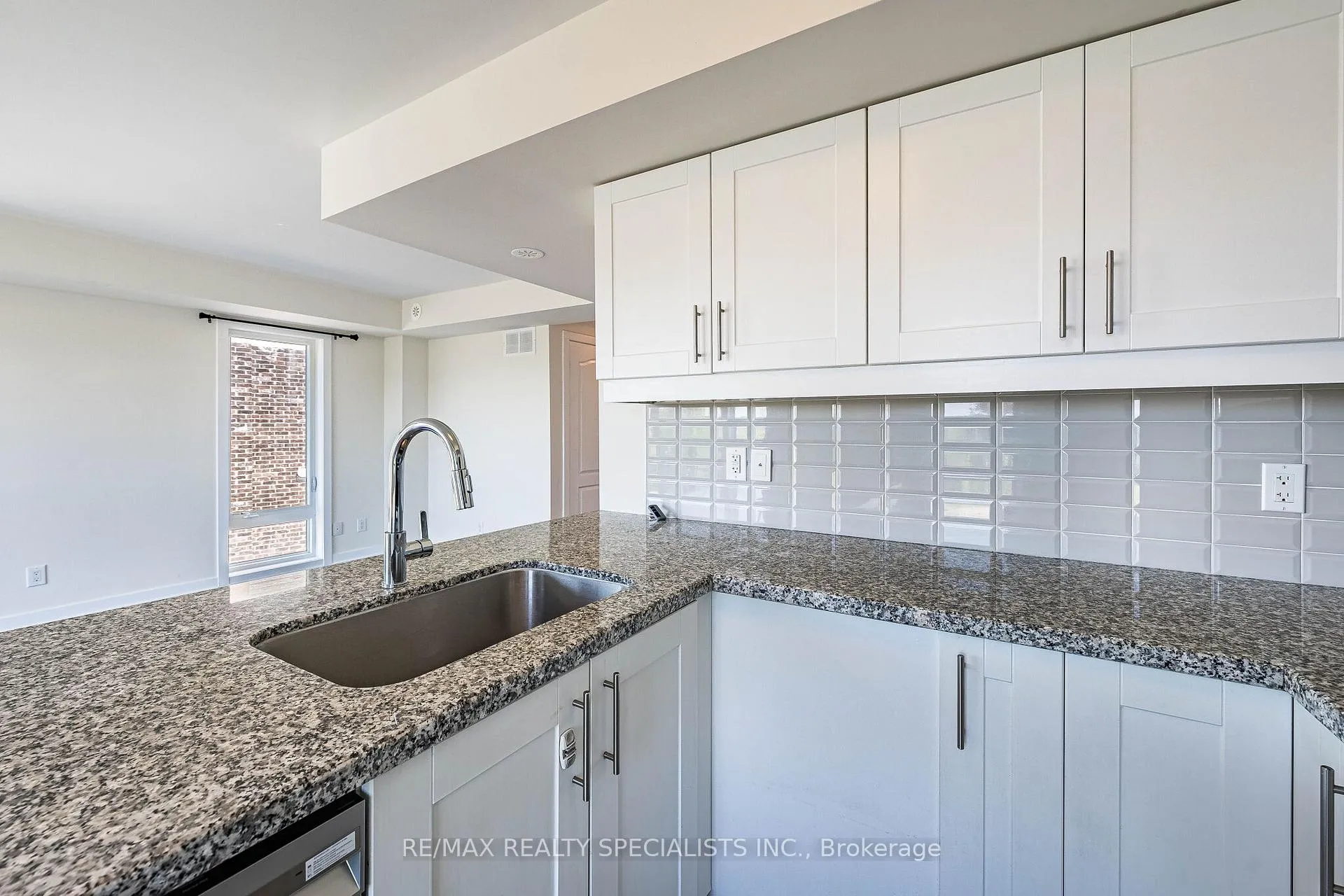 Photo 11 of Unit 527, 30 Dunsheath Way, Markham, Cornell — HOMEH