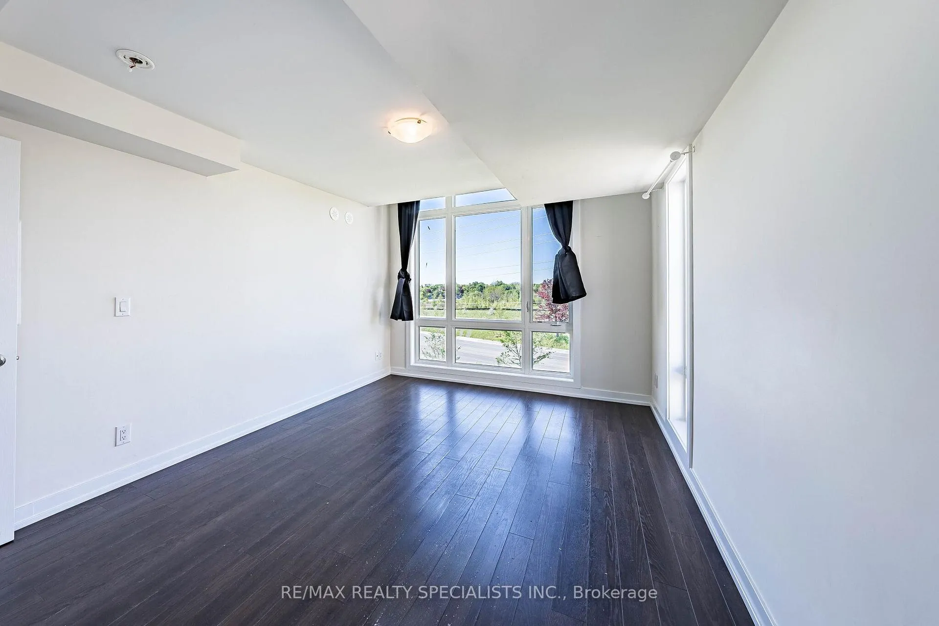 Photo 13 of Unit 527, 30 Dunsheath Way, Markham, Cornell — HOMEH