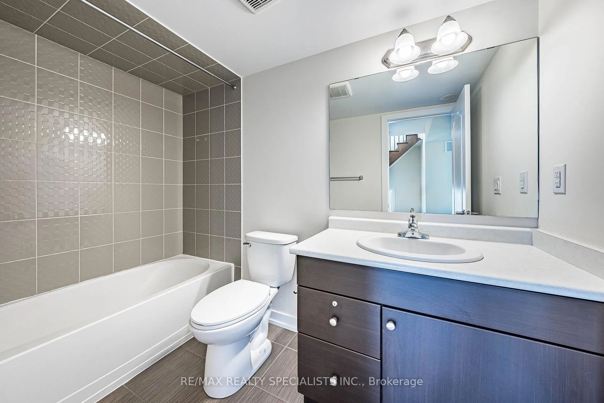Photo 17 of Unit 527, 30 Dunsheath Way, Markham, Cornell — HOMEH