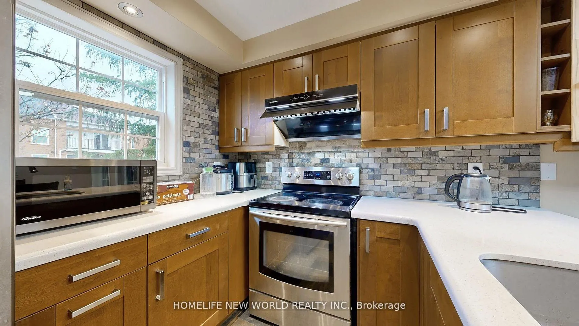 Photo 8 of Unit 20, 52 Wyatt Lane, Aurora, Bayview Wellington — HOMEH