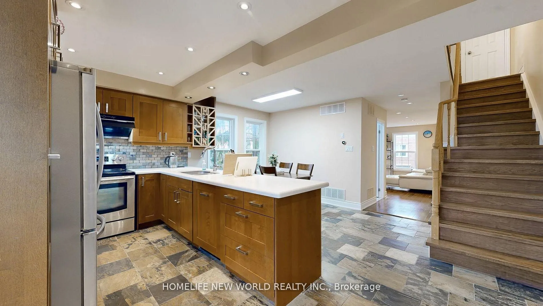 Photo 9 of Unit 20, 52 Wyatt Lane, Aurora, Bayview Wellington — HOMEH
