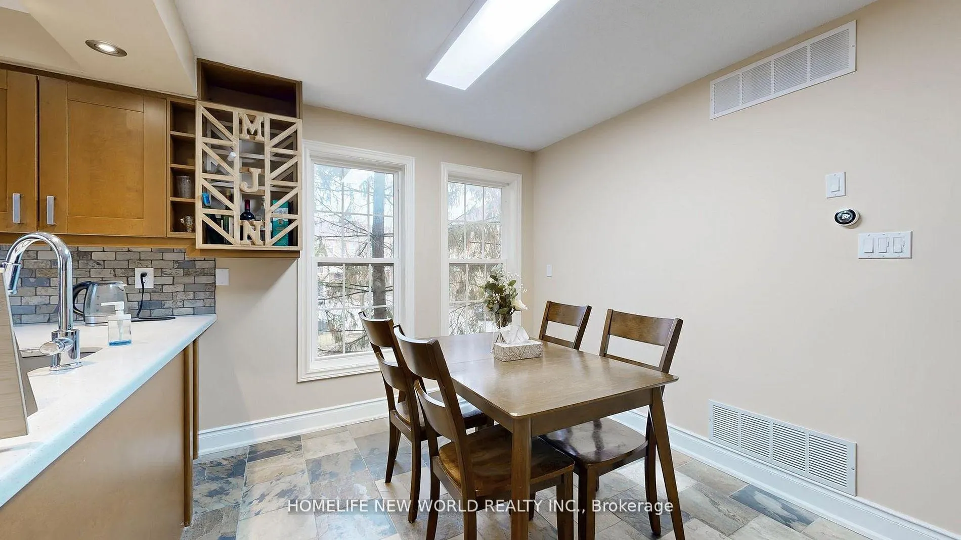 Photo 12 of Unit 20, 52 Wyatt Lane, Aurora, Bayview Wellington — HOMEH