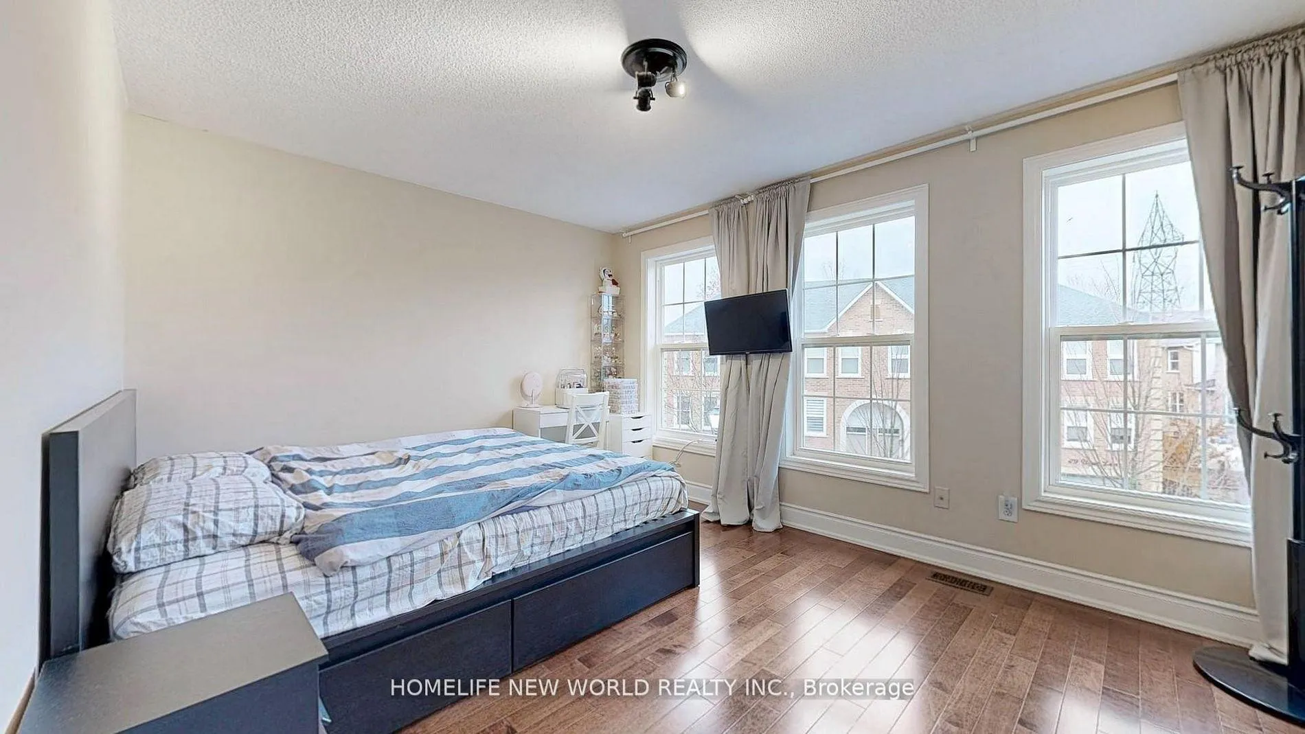 Photo 16 of Unit 20, 52 Wyatt Lane, Aurora, Bayview Wellington — HOMEH