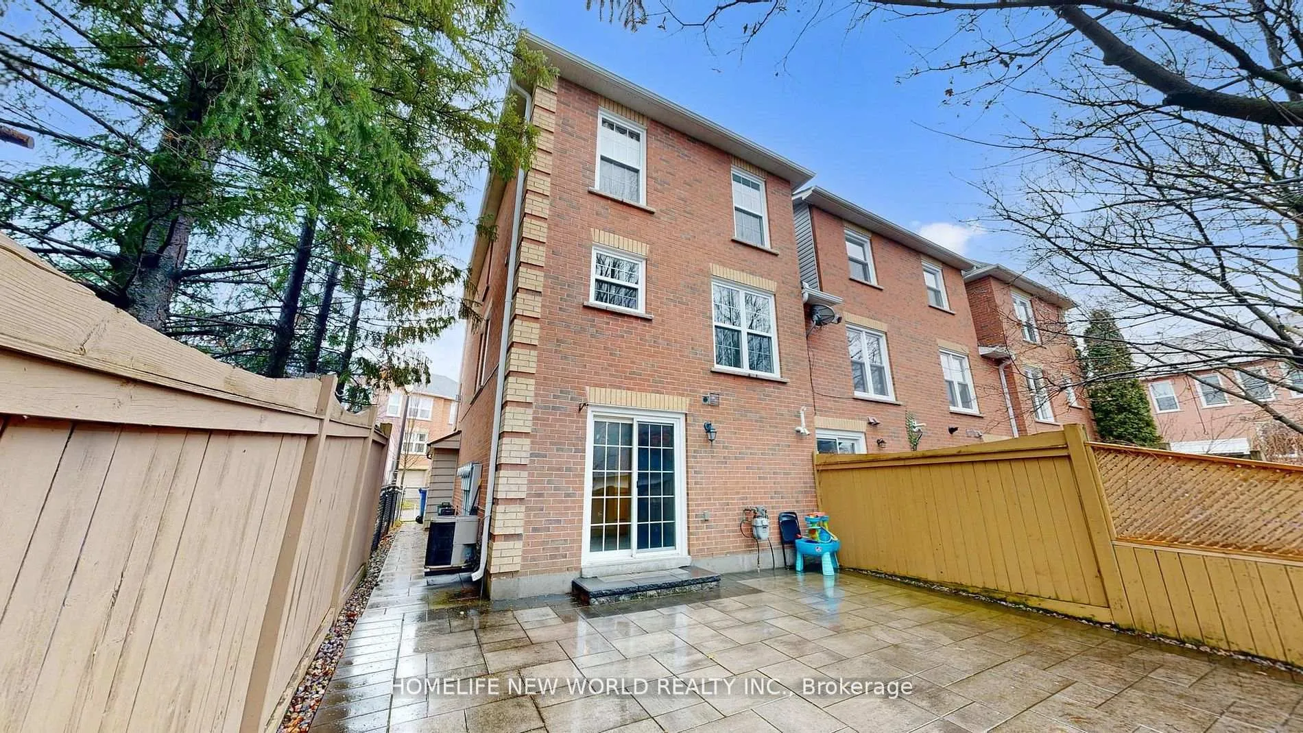 Photo 30 of Unit 20, 52 Wyatt Lane, Aurora, Bayview Wellington — HOMEH