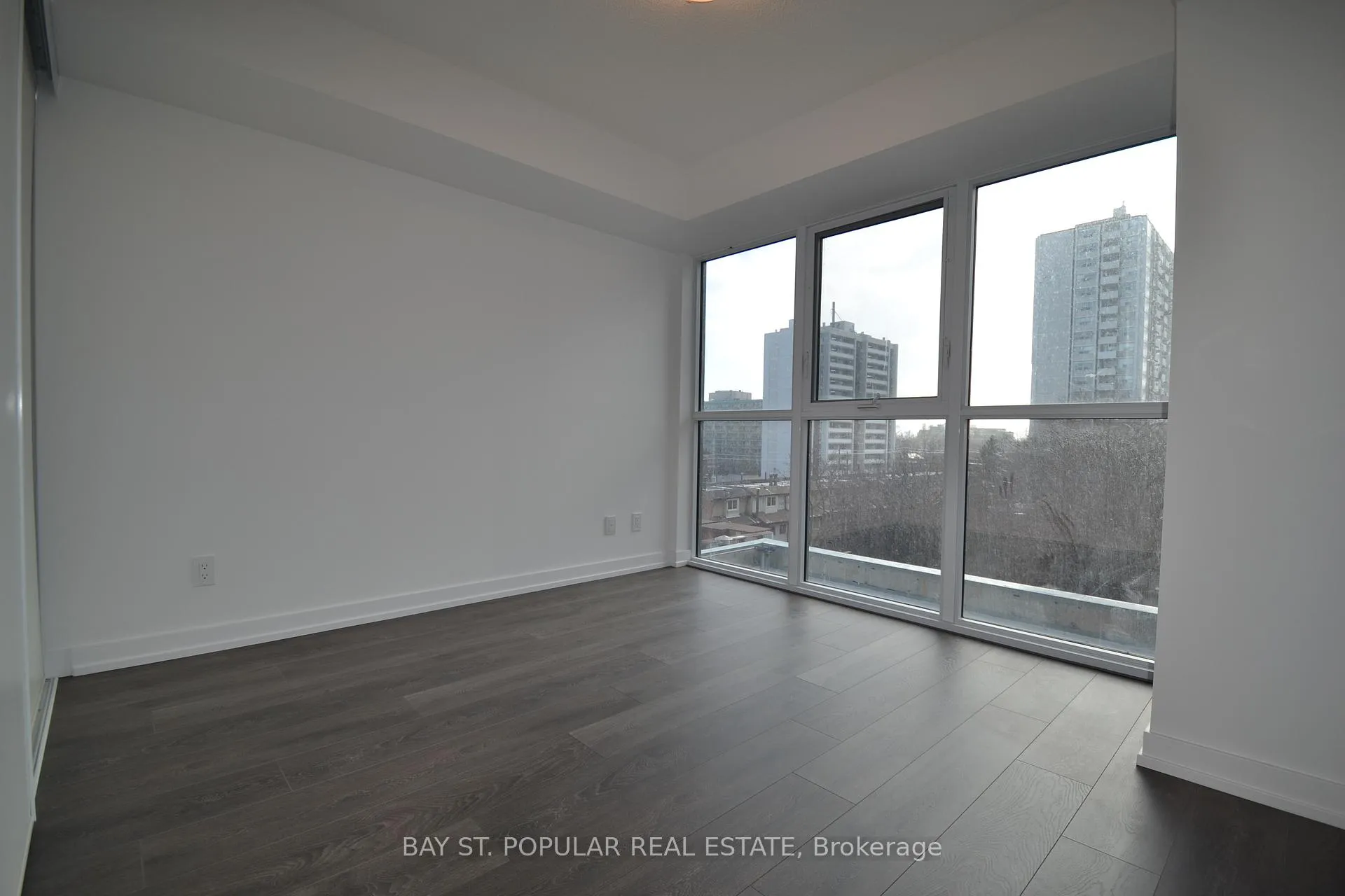 Photo 2 of Unit 401, 125 Redpath Avenue, Toronto, Mount Pleasant West — HOMEH