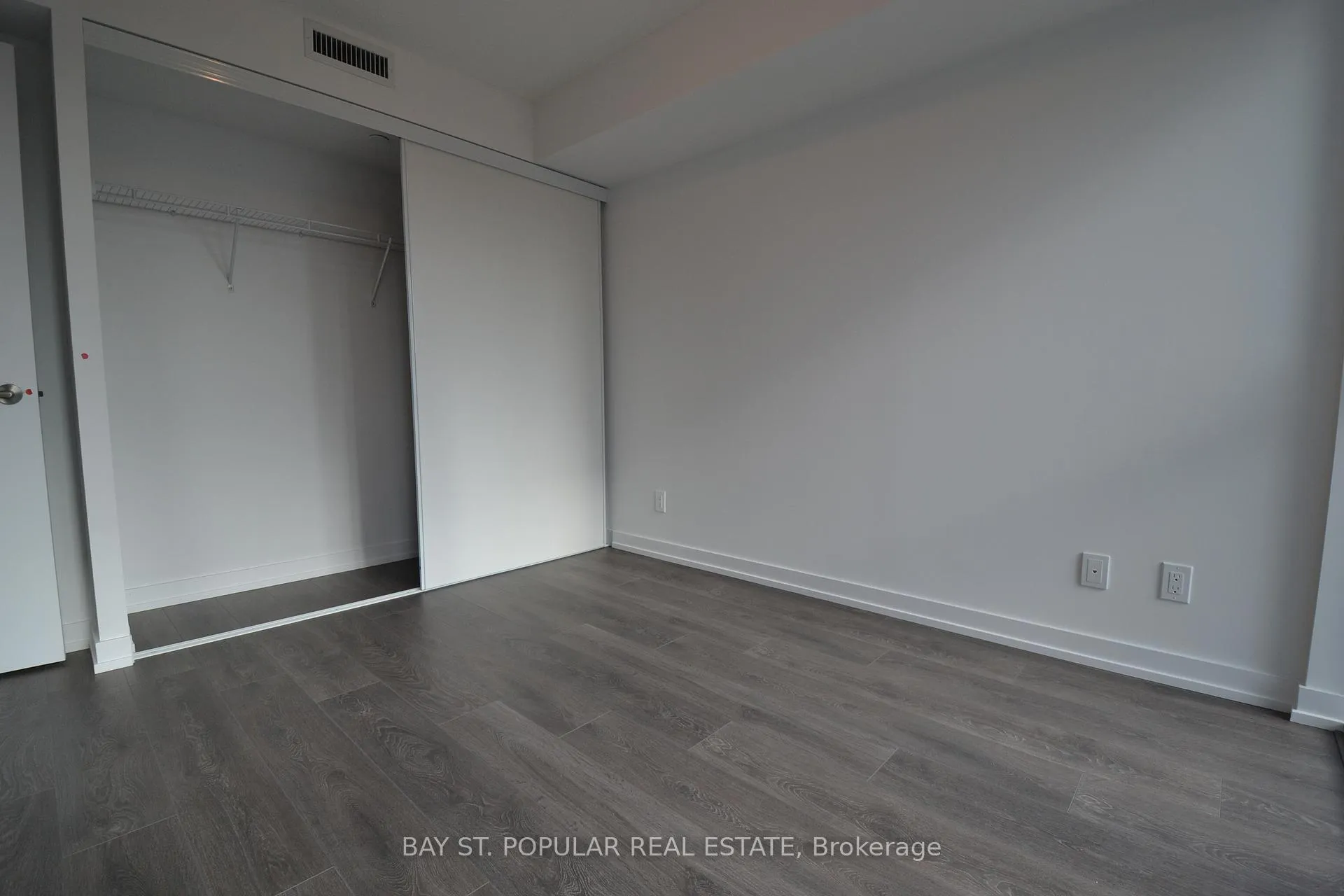 Photo 3 of Unit 401, 125 Redpath Avenue, Toronto, Mount Pleasant West — HOMEH