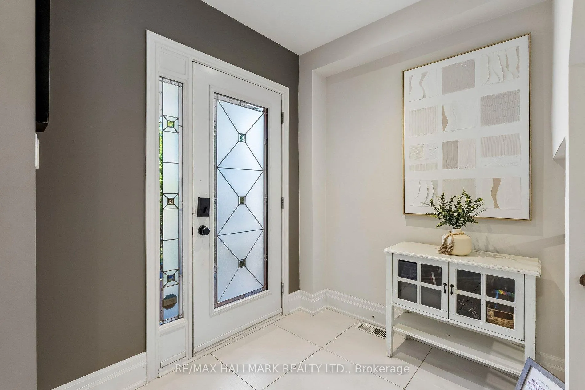 Photo 5 of 315 Forest Run Boulevard, Vaughan, Patterson — HOMEH