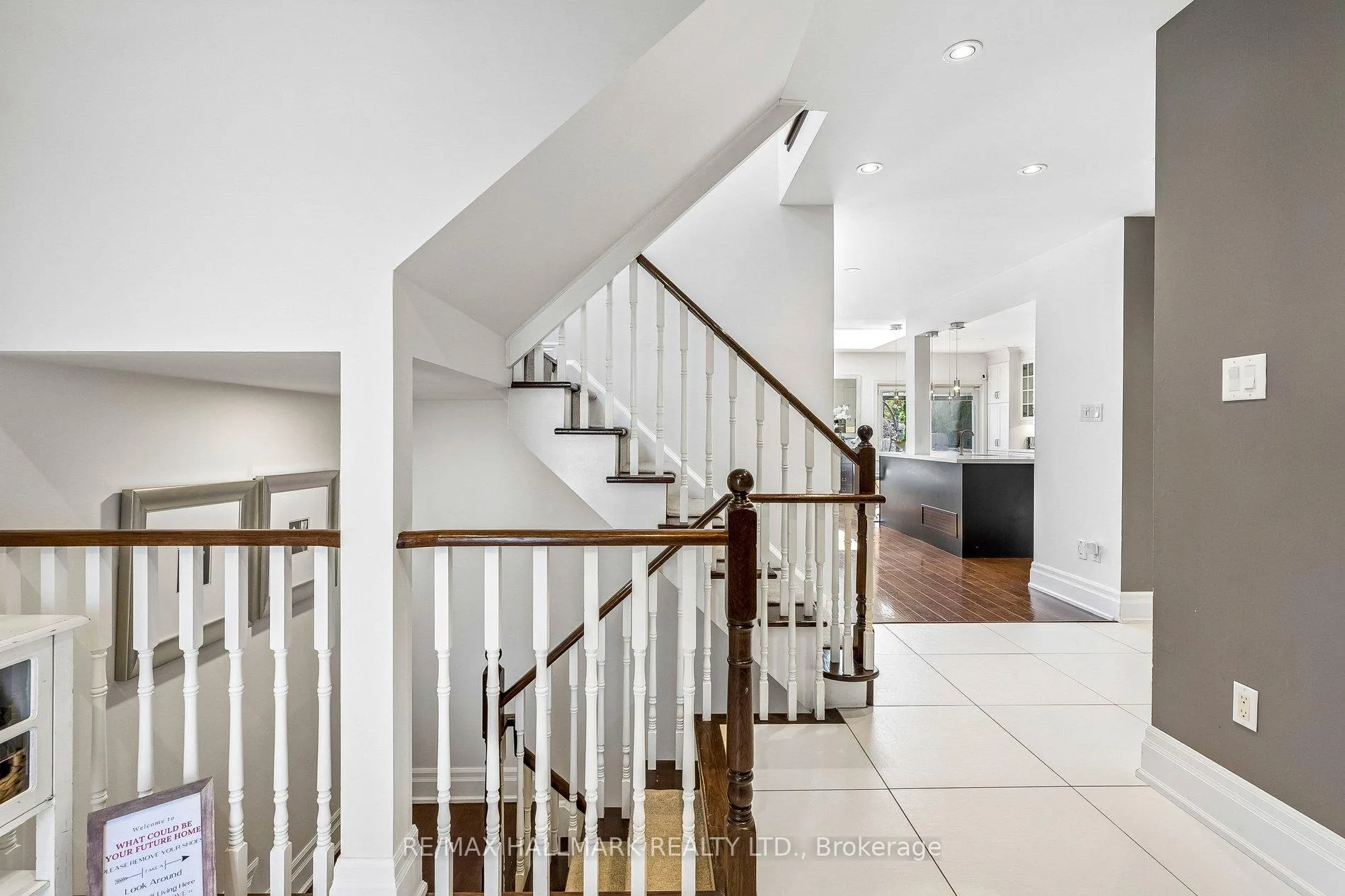 Photo 7 of 315 Forest Run Boulevard, Vaughan, Patterson — HOMEH