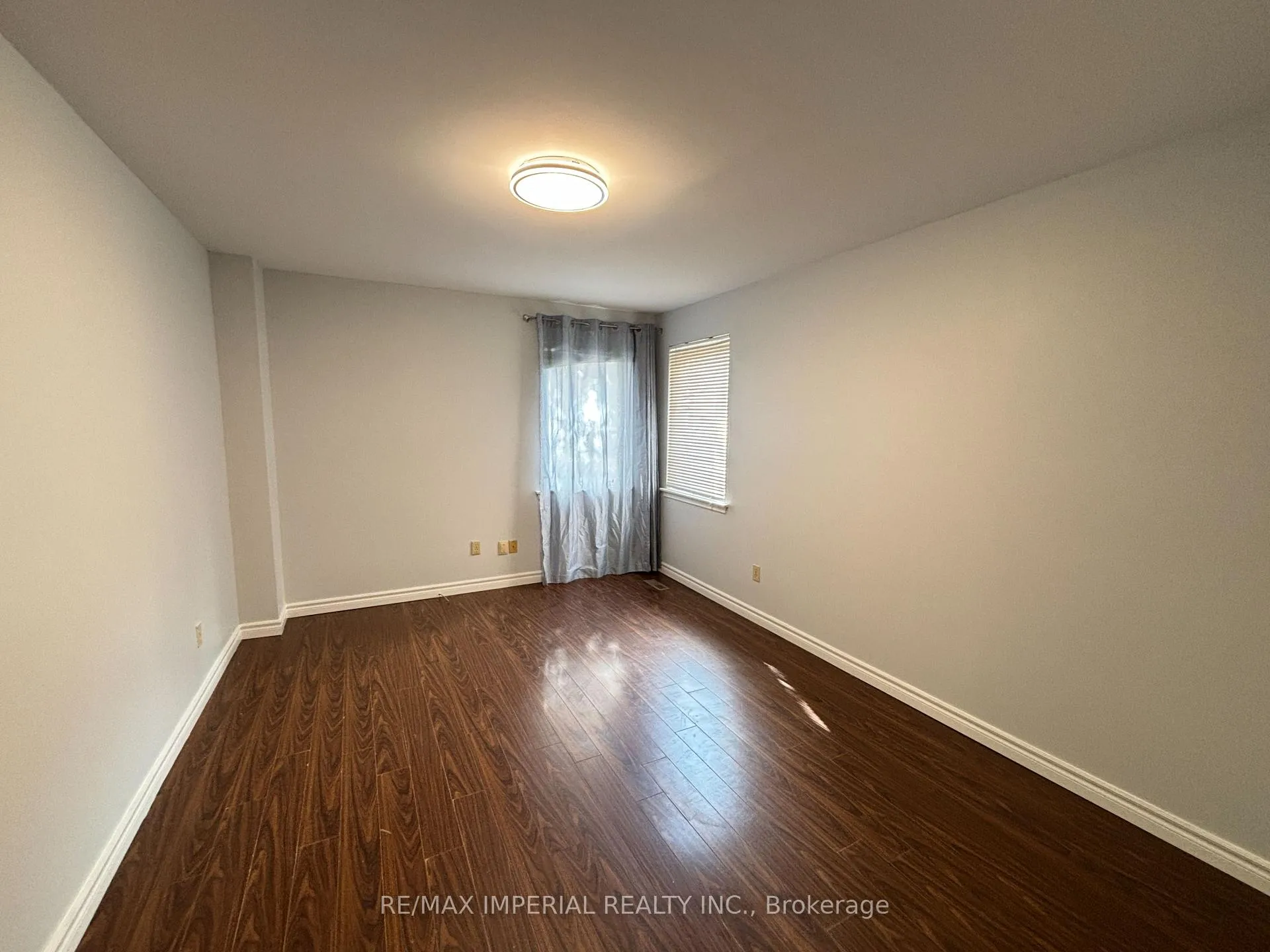 Photo 4 of 98 McMorran Crescent, Vaughan, Brownridge — HOMEH