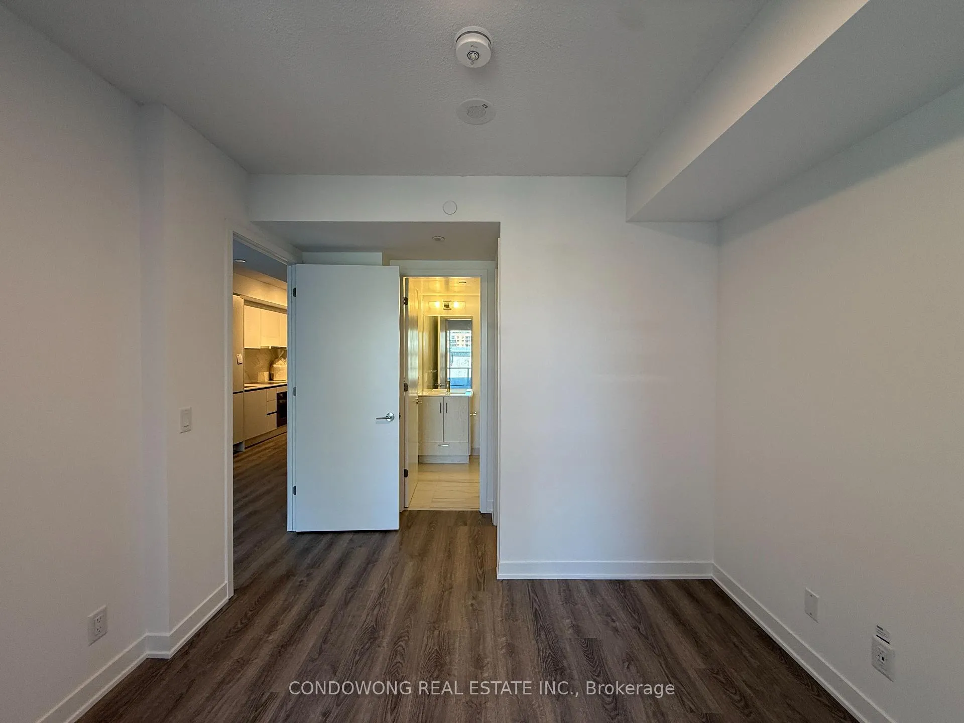 Photo 4 of Unit 903, 180 Front Street E, Toronto, Moss Park — HOMEH