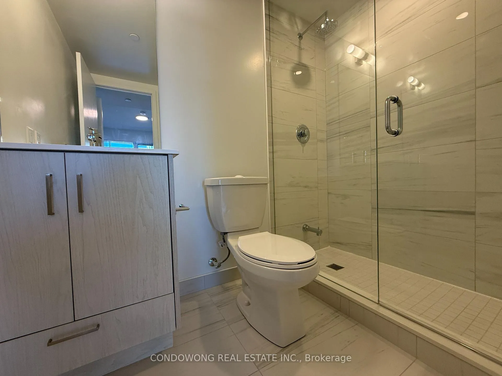 Photo 5 of Unit 903, 180 Front Street E, Toronto, Moss Park — HOMEH