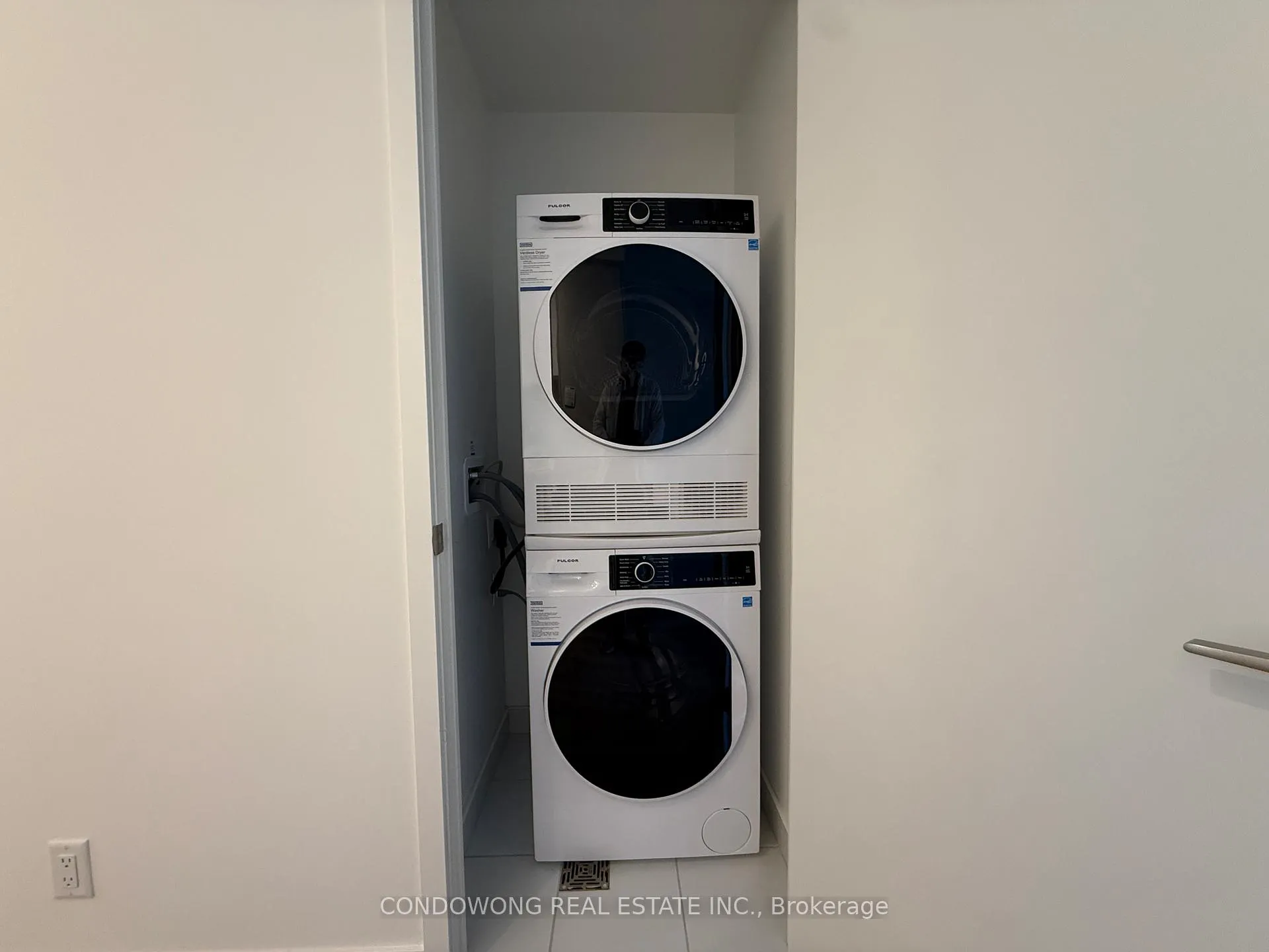 Photo 9 of Unit 903, 180 Front Street E, Toronto, Moss Park — HOMEH