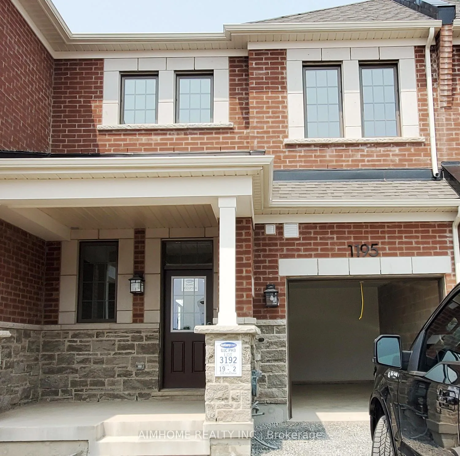 Front of 1195 Tanbark Avenue