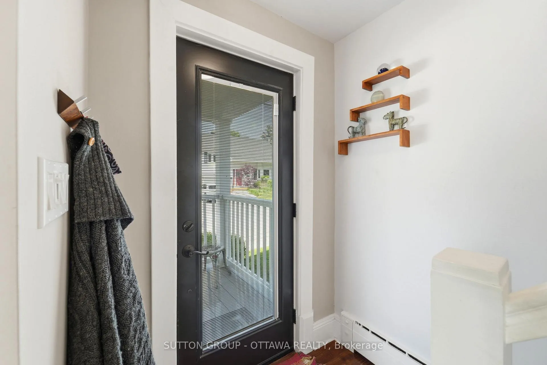 Photo 5 of 187 Martin Avenue, Ottawa, Manor Park — HOMEH
