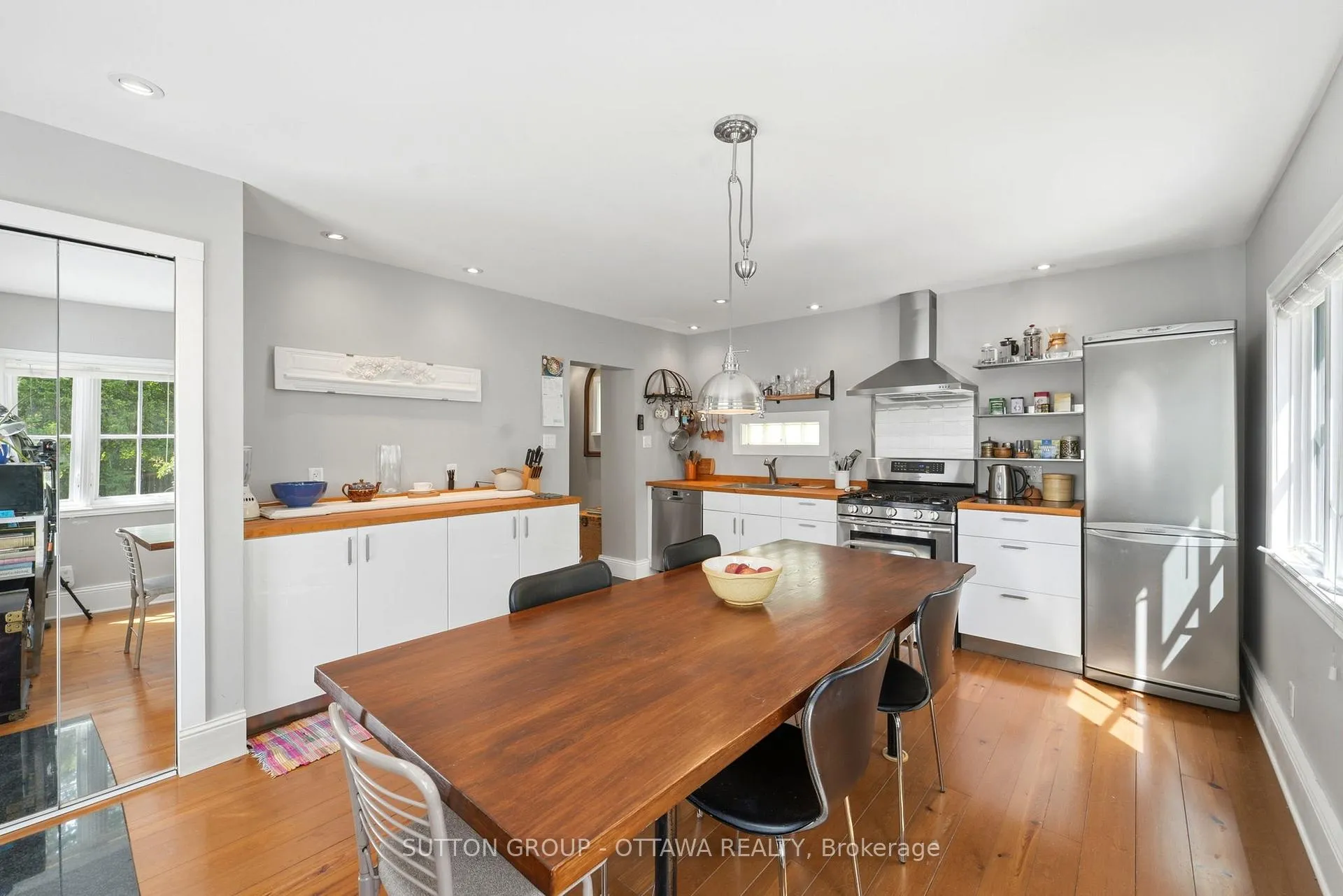 Photo 20 of 187 Martin Avenue, Ottawa, Manor Park — HOMEH
