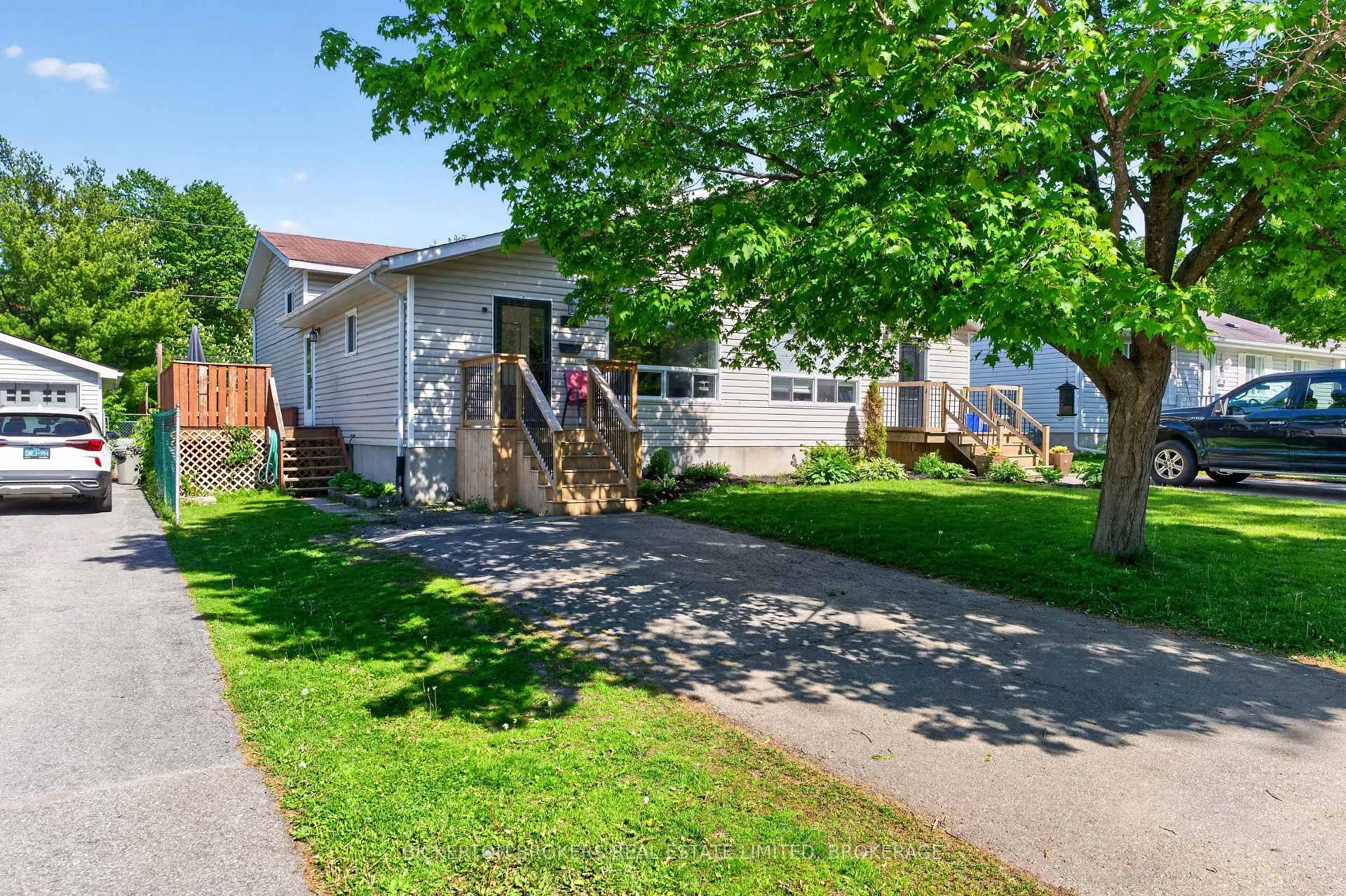 Photo 1 of 41 Maple Street S, Gananoque — HOMEH