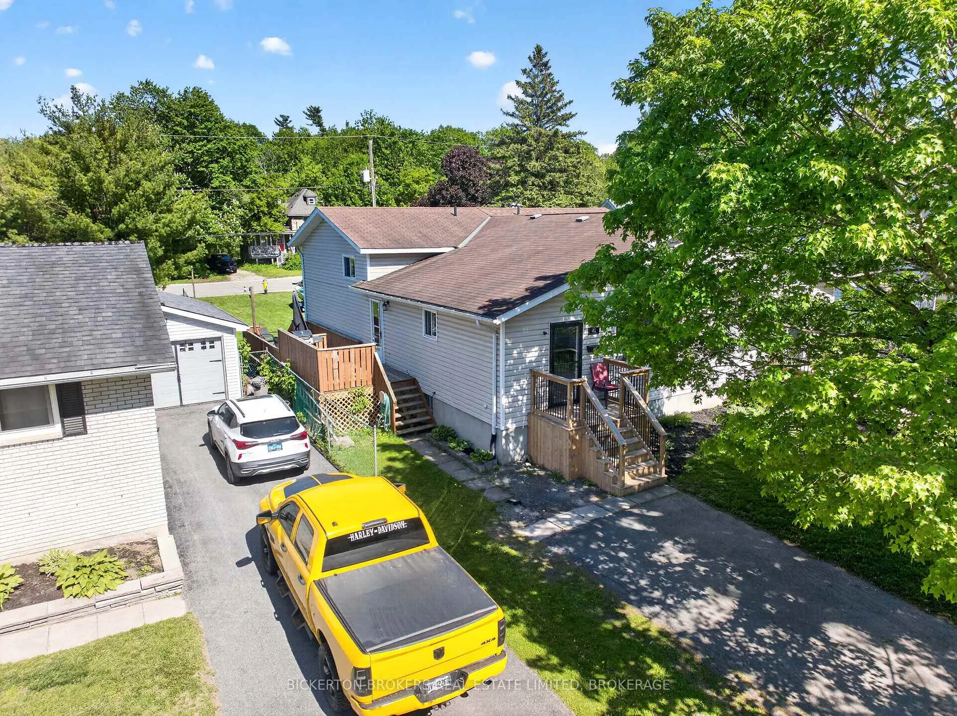 Photo 4 of 41 Maple Street S, Gananoque — HOMEH
