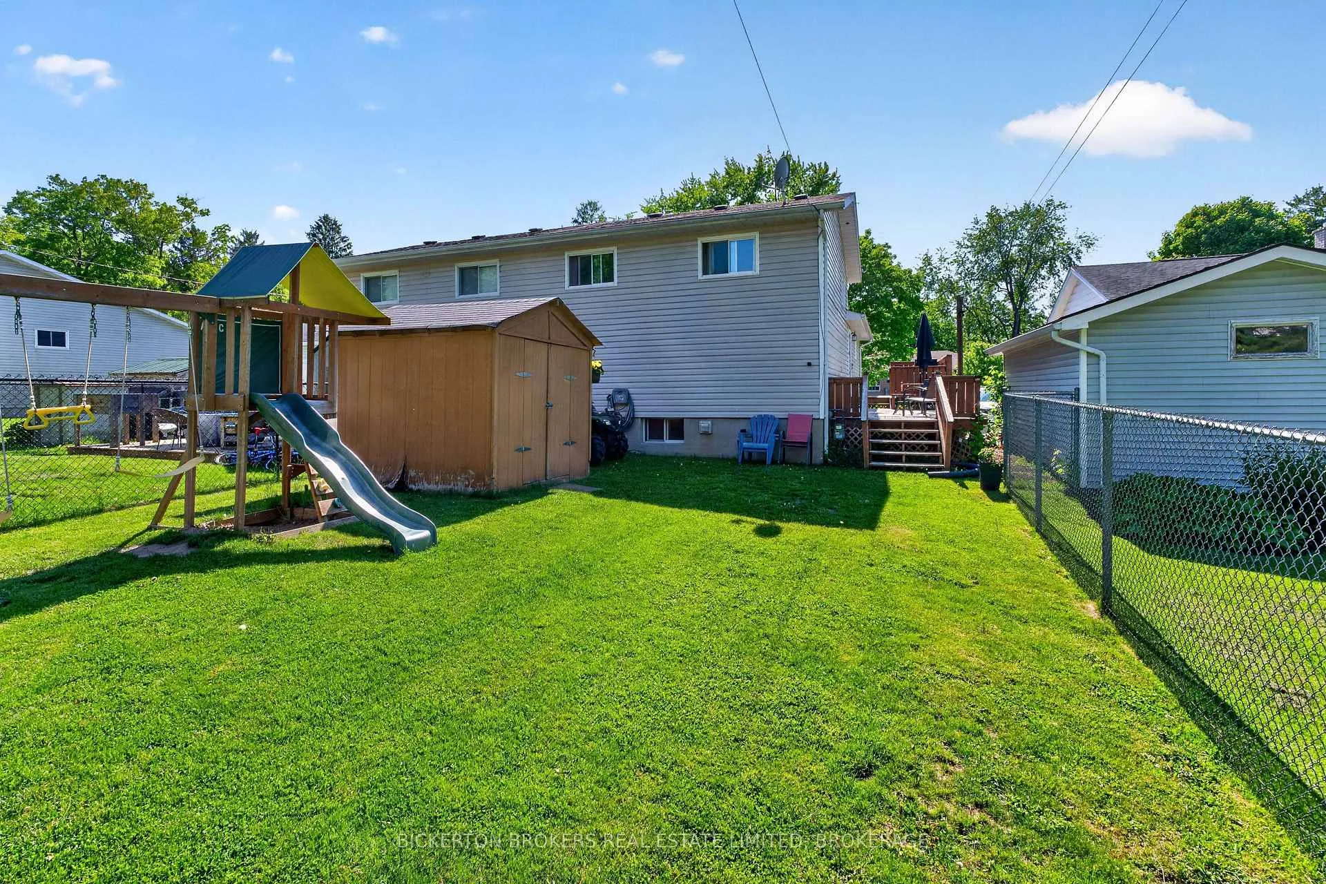 Photo 6 of 41 Maple Street S, Gananoque — HOMEH