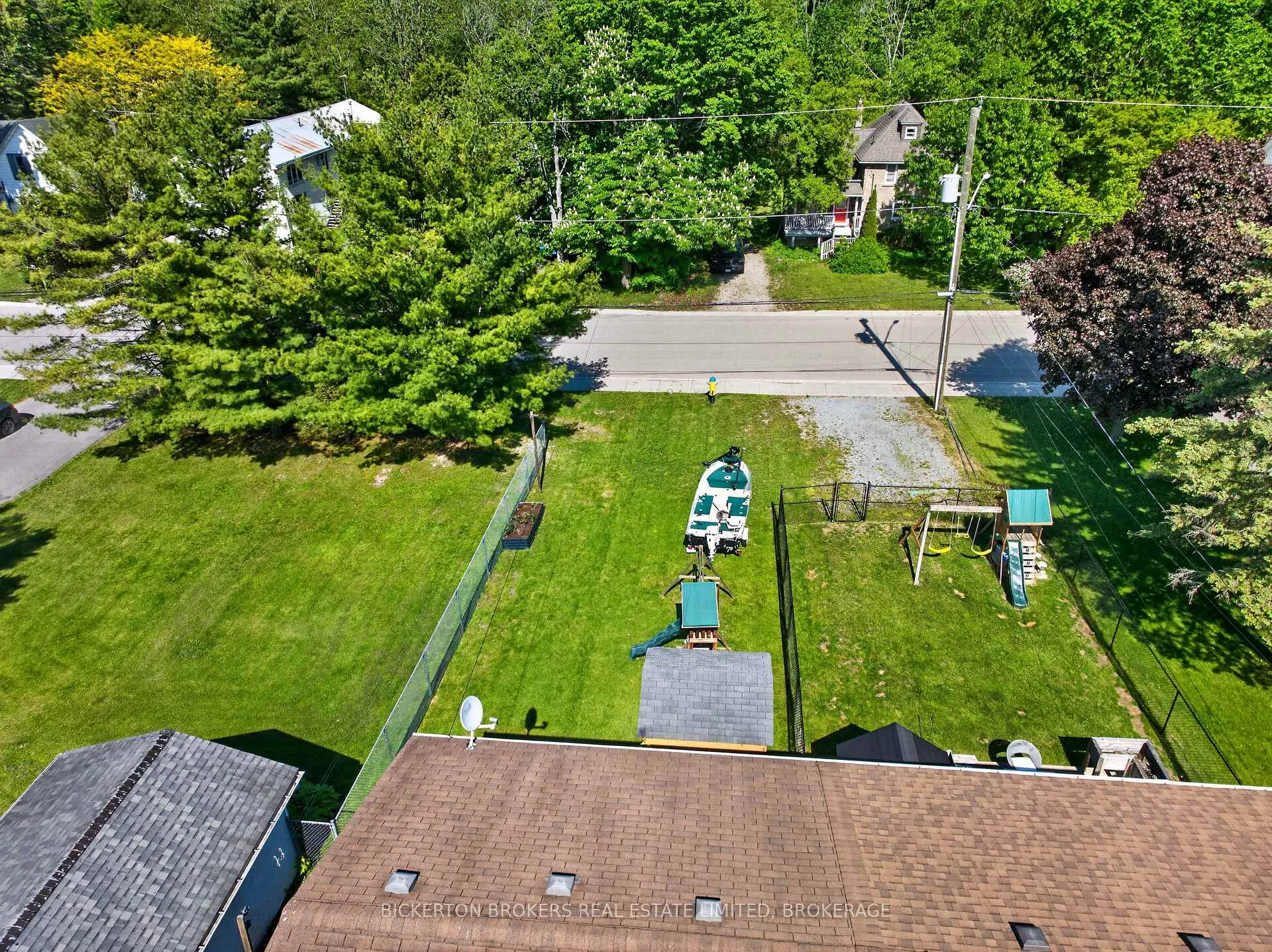 Photo 7 of 41 Maple Street S, Gananoque — HOMEH
